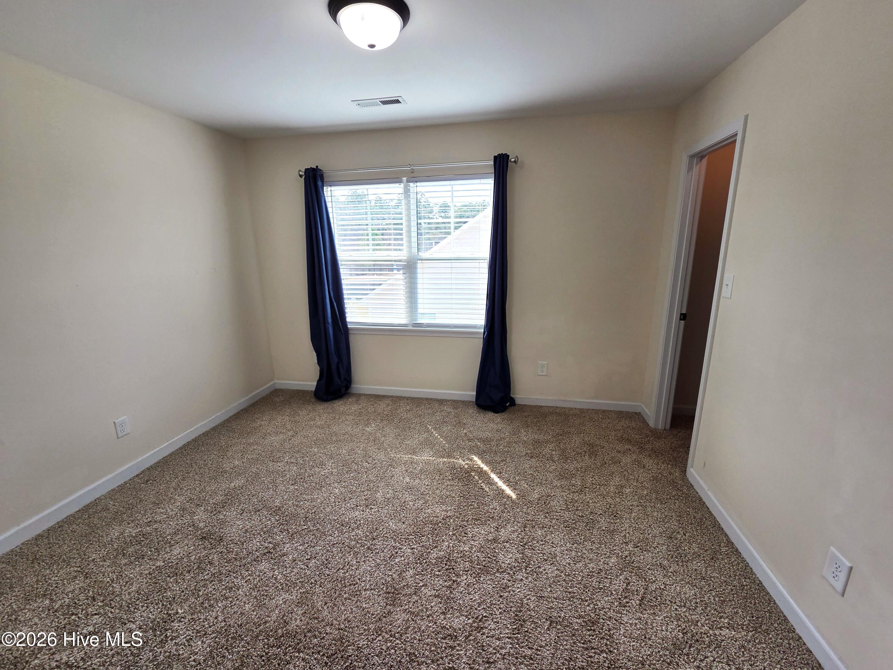 100527843 | Photo 49