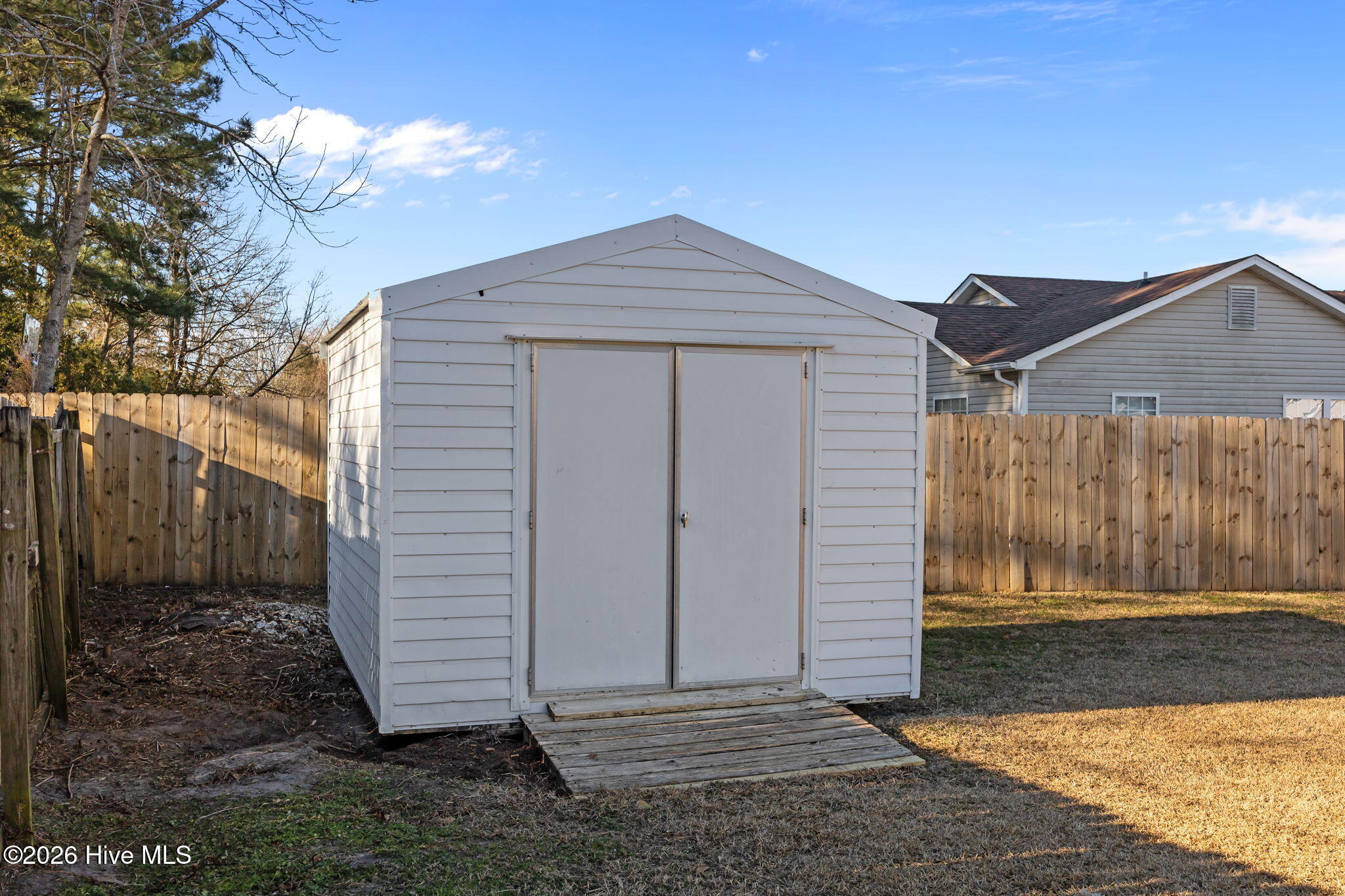 100549843 | Photo 40