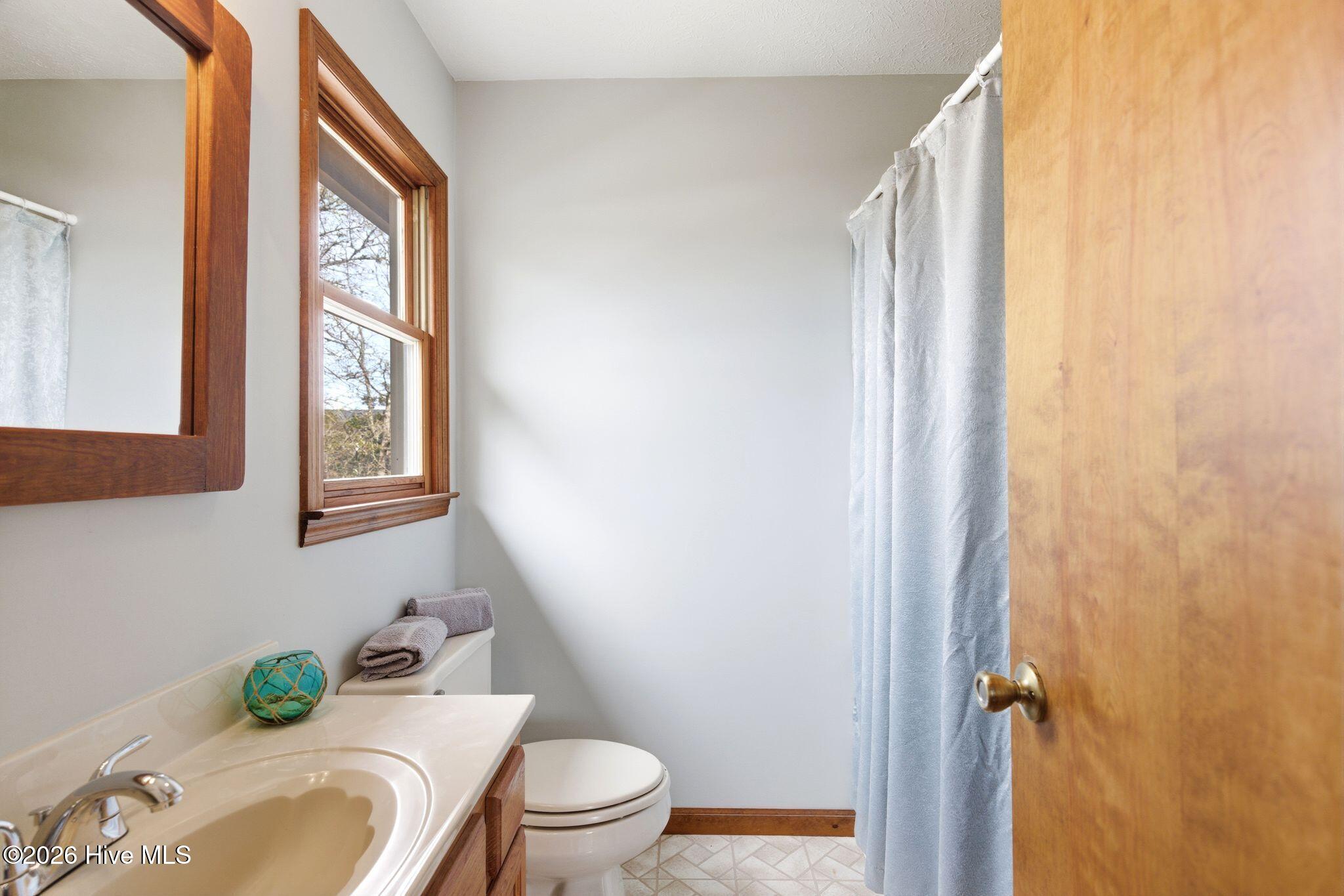 100564018 | Photo 25