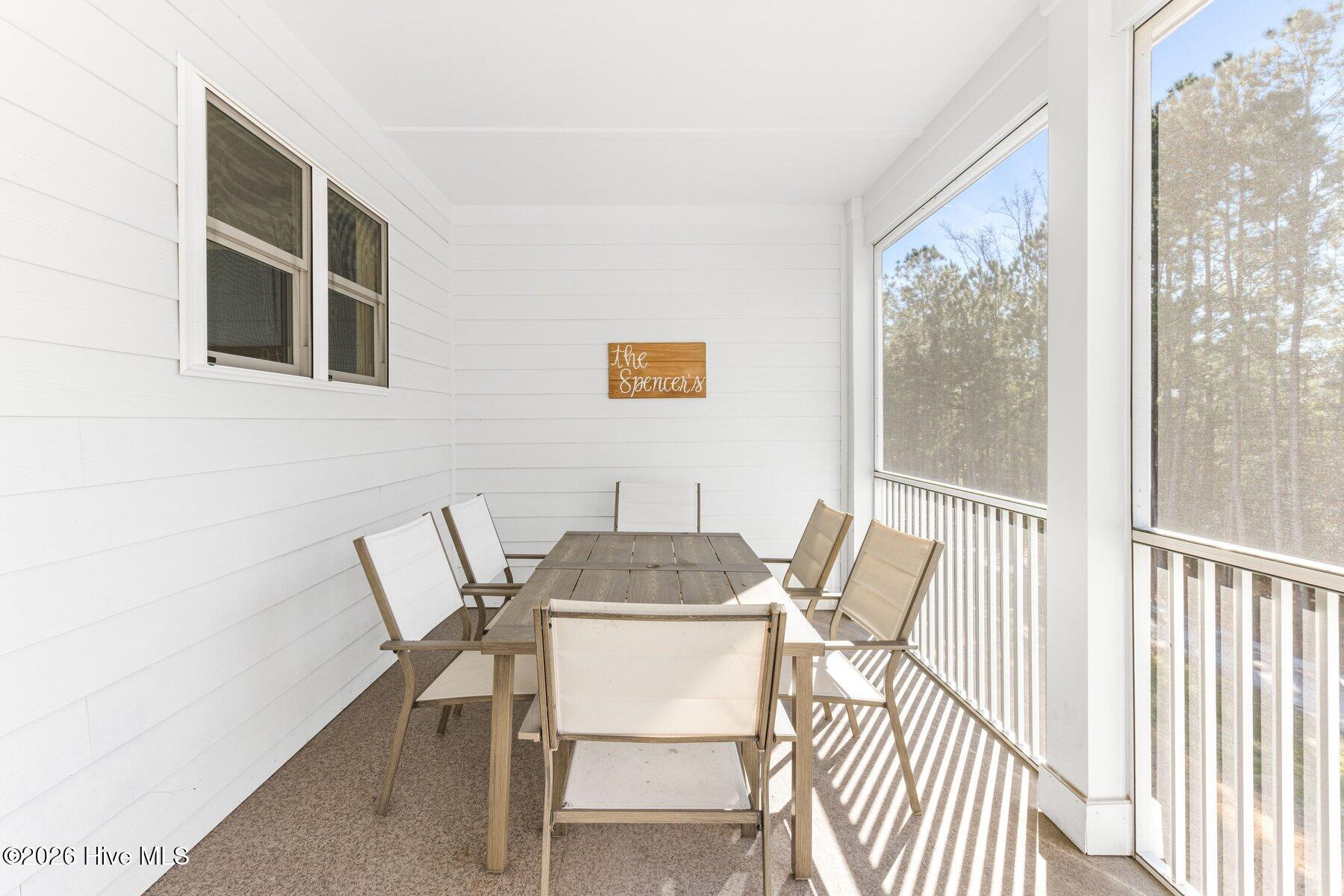 100547333 | Photo 30