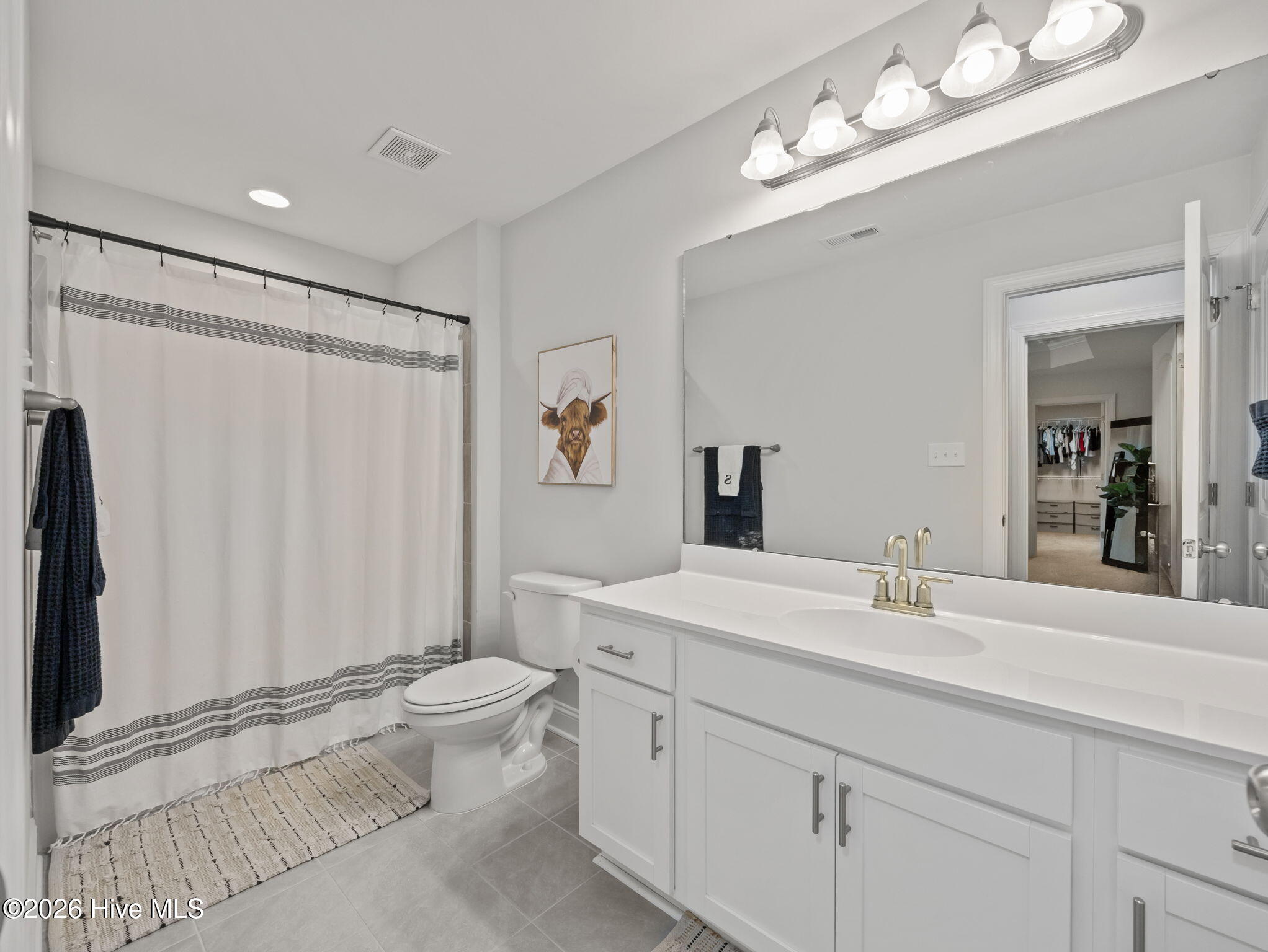 100563779 | Photo 30