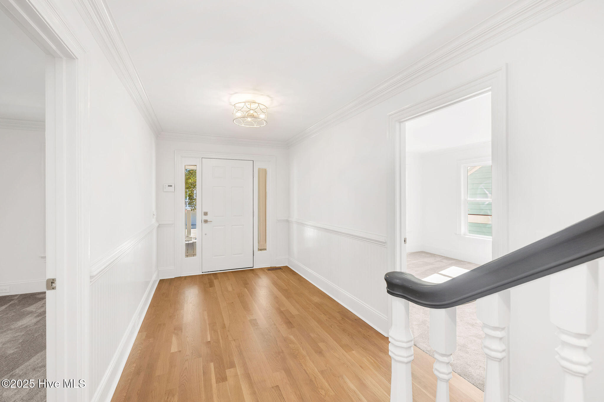 100540097 | Photo 33