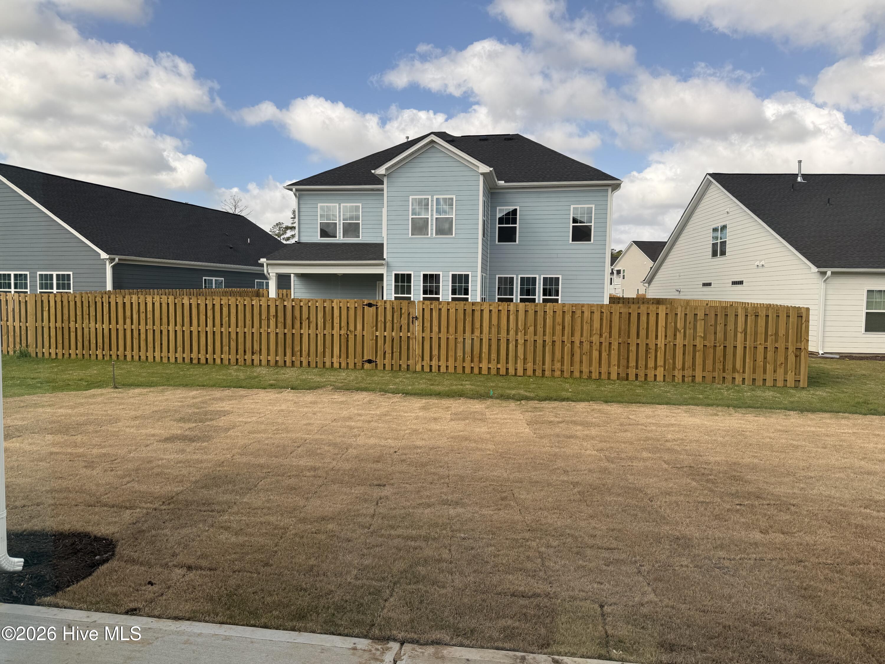 100550675 | Photo 10