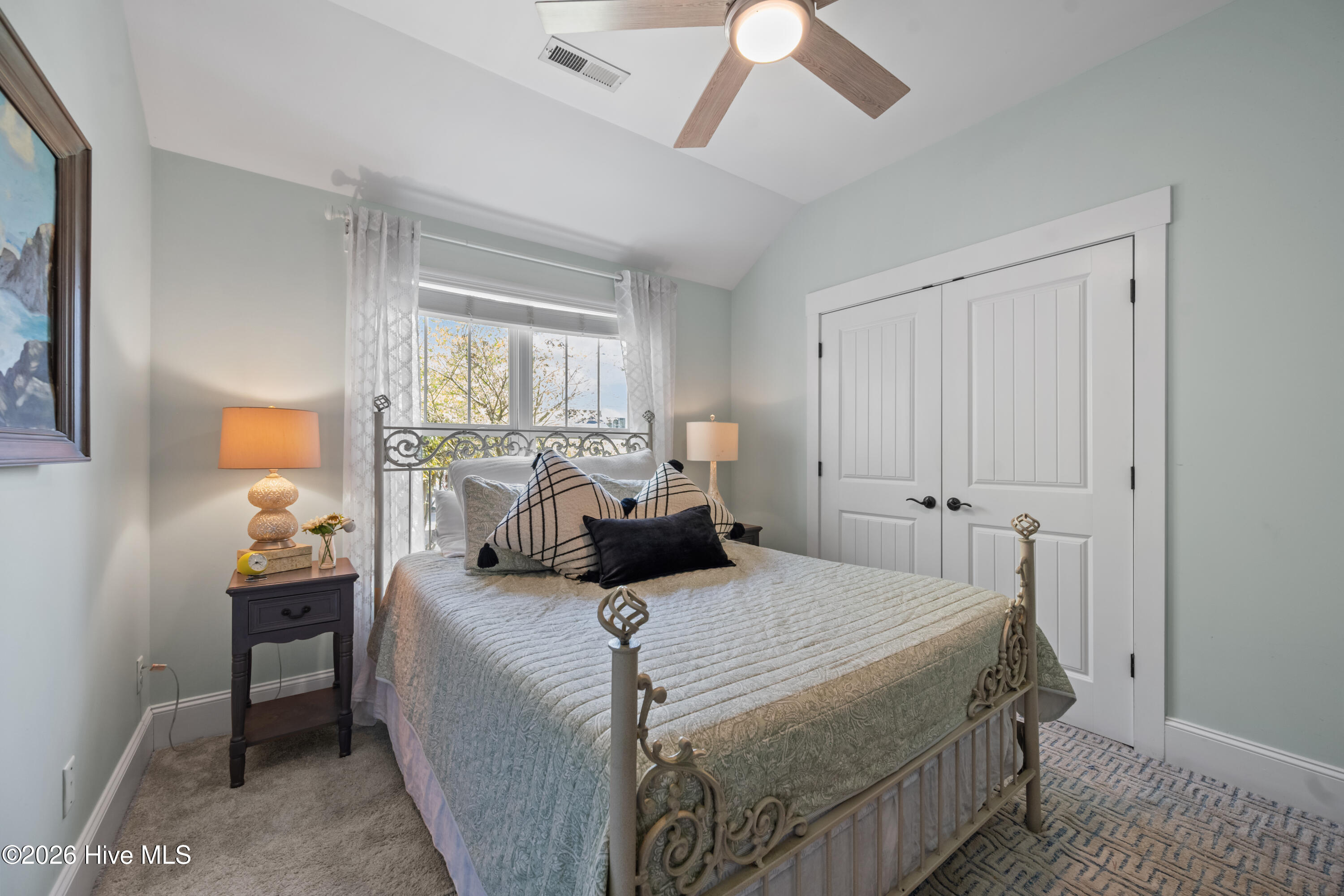 100566521 | Photo 18