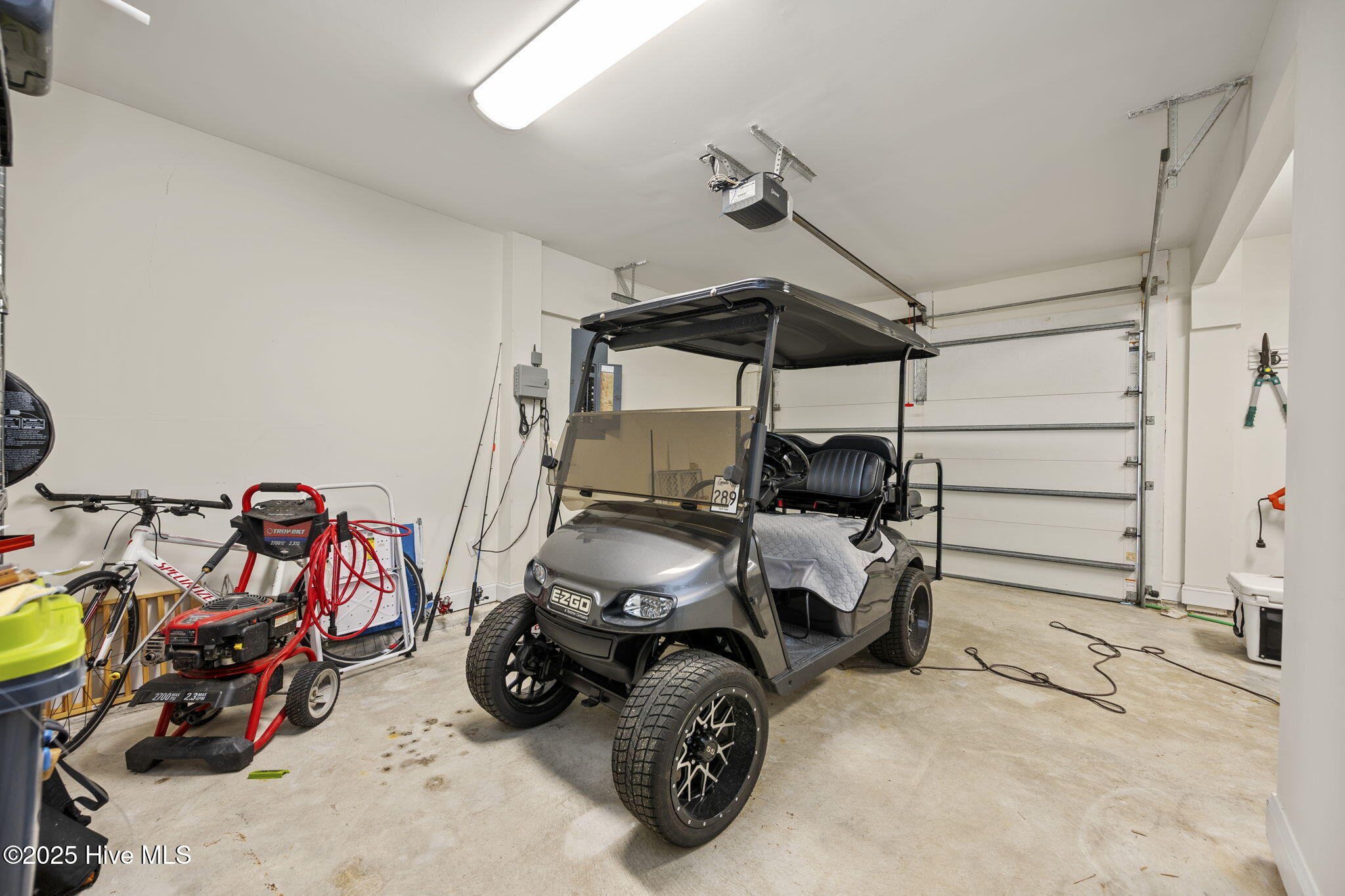 100544331 | Photo 66