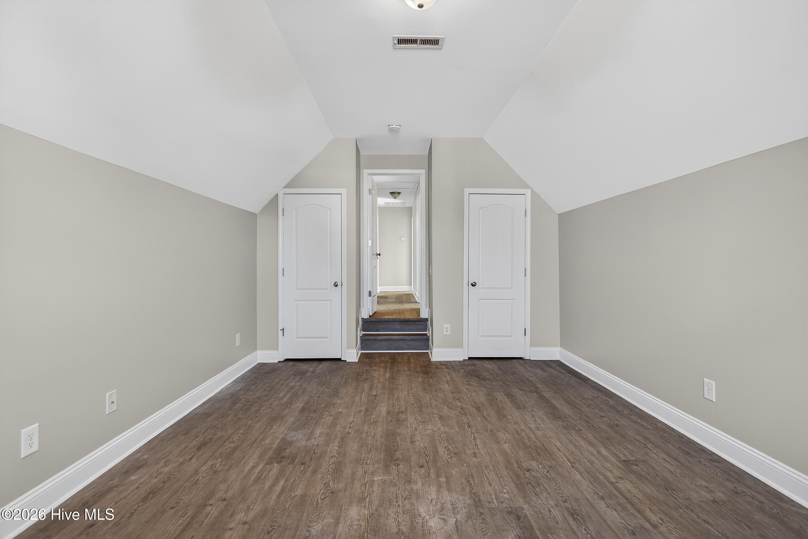 100547541 | Photo 29