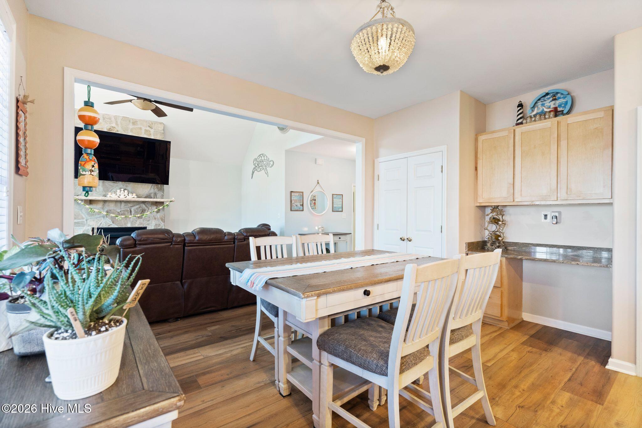 100554284 | Photo 16