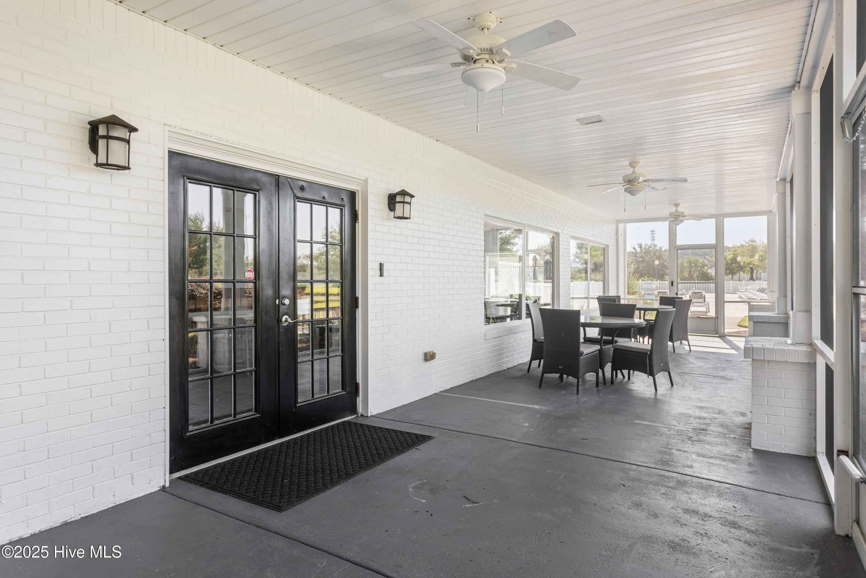 100525343 | Photo 37