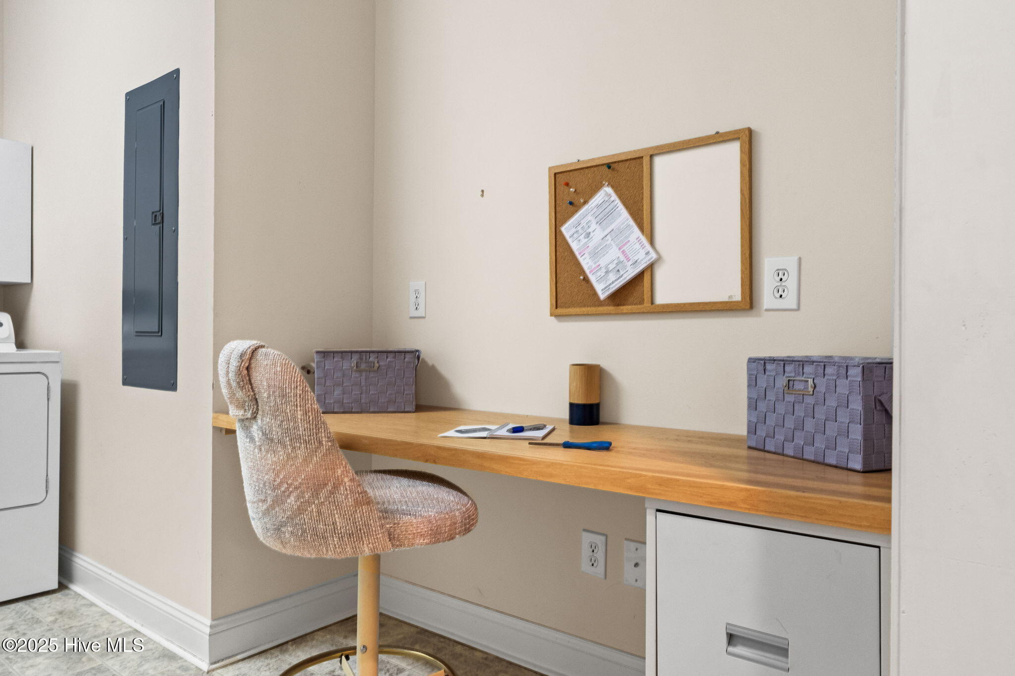 100523861 | Photo 35