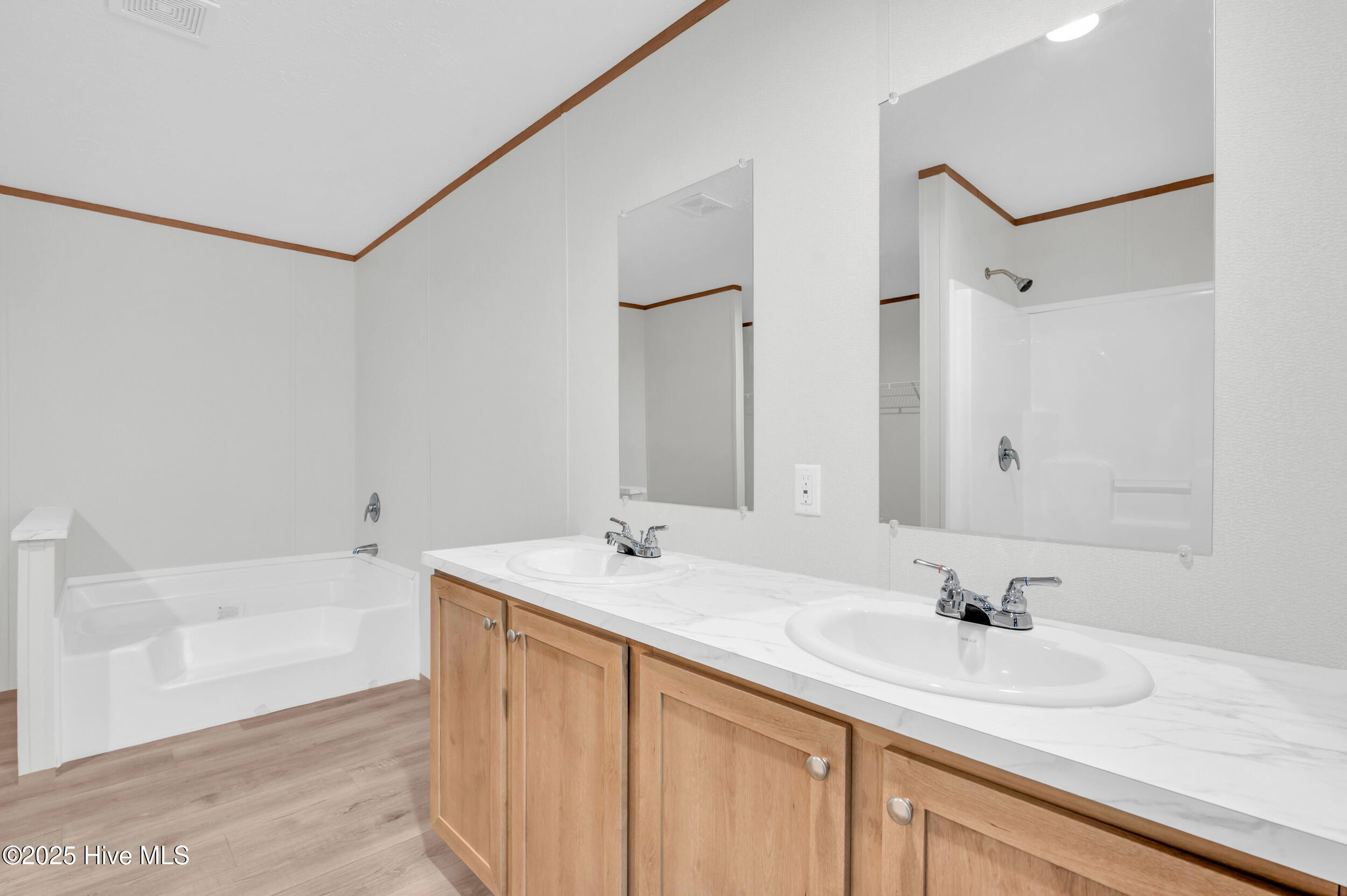 100551764 | Photo 13