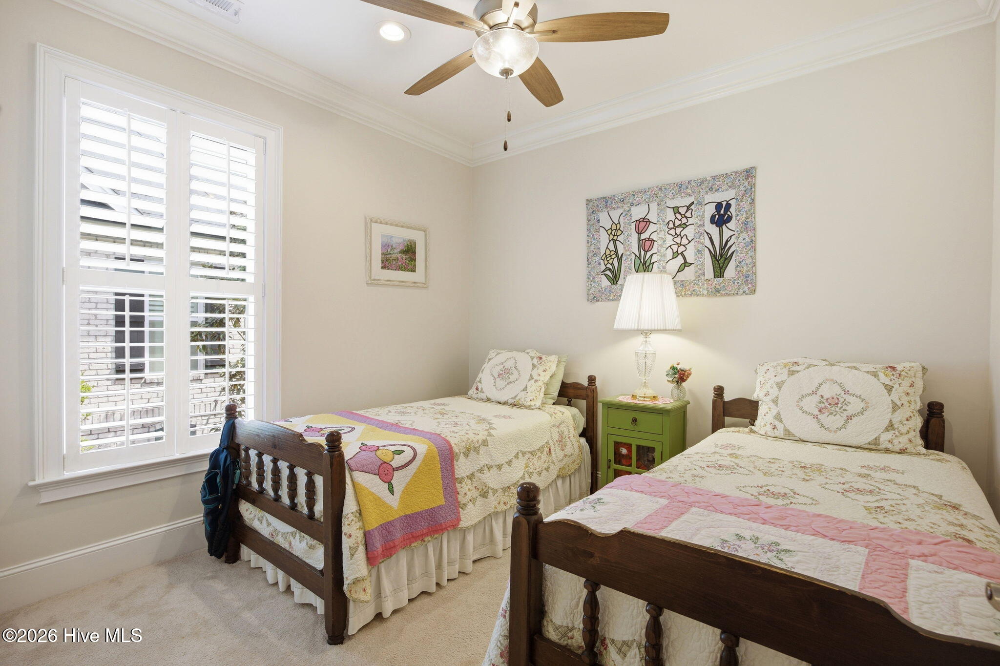 100569856 | Photo 23