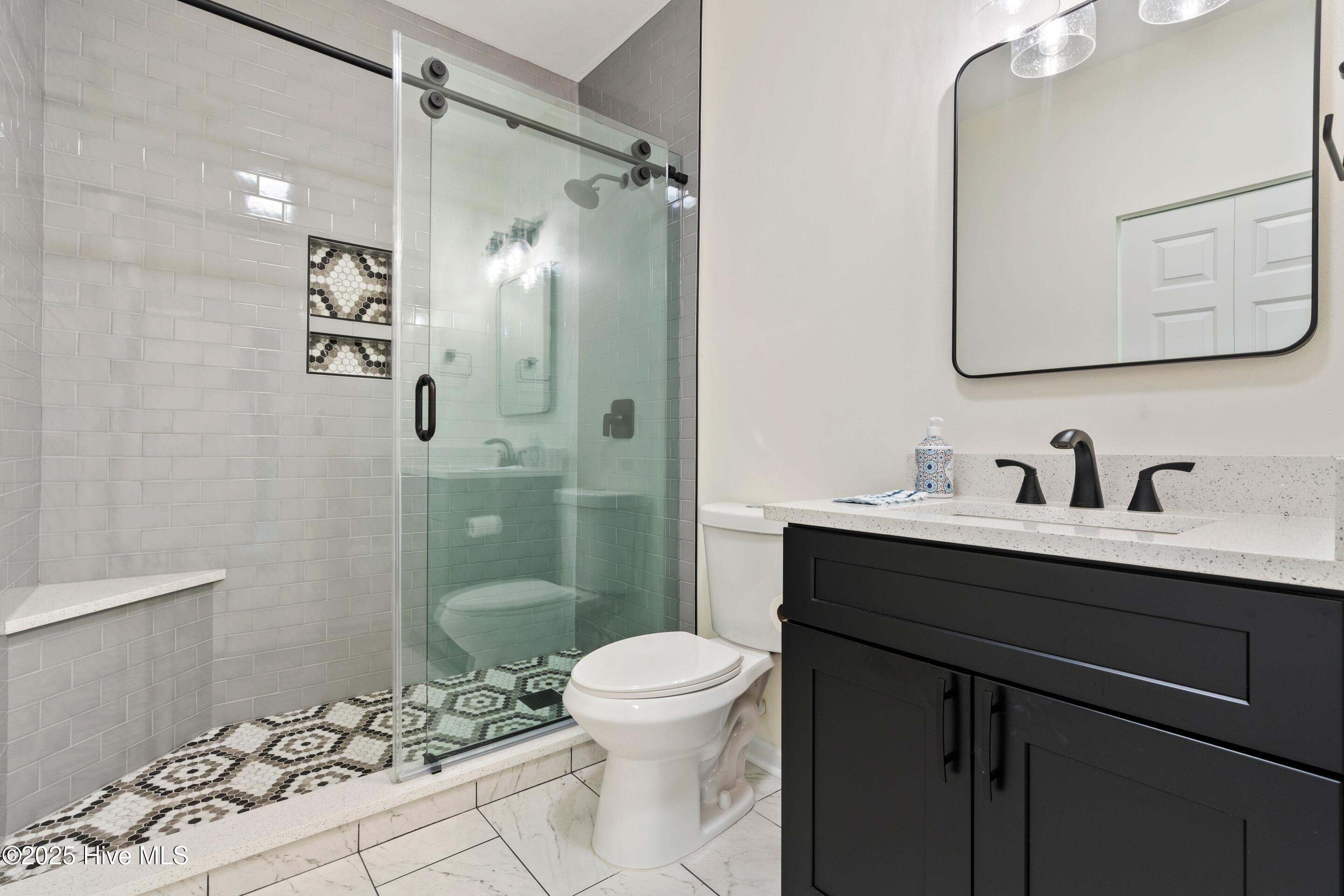 100542567 | Photo 25