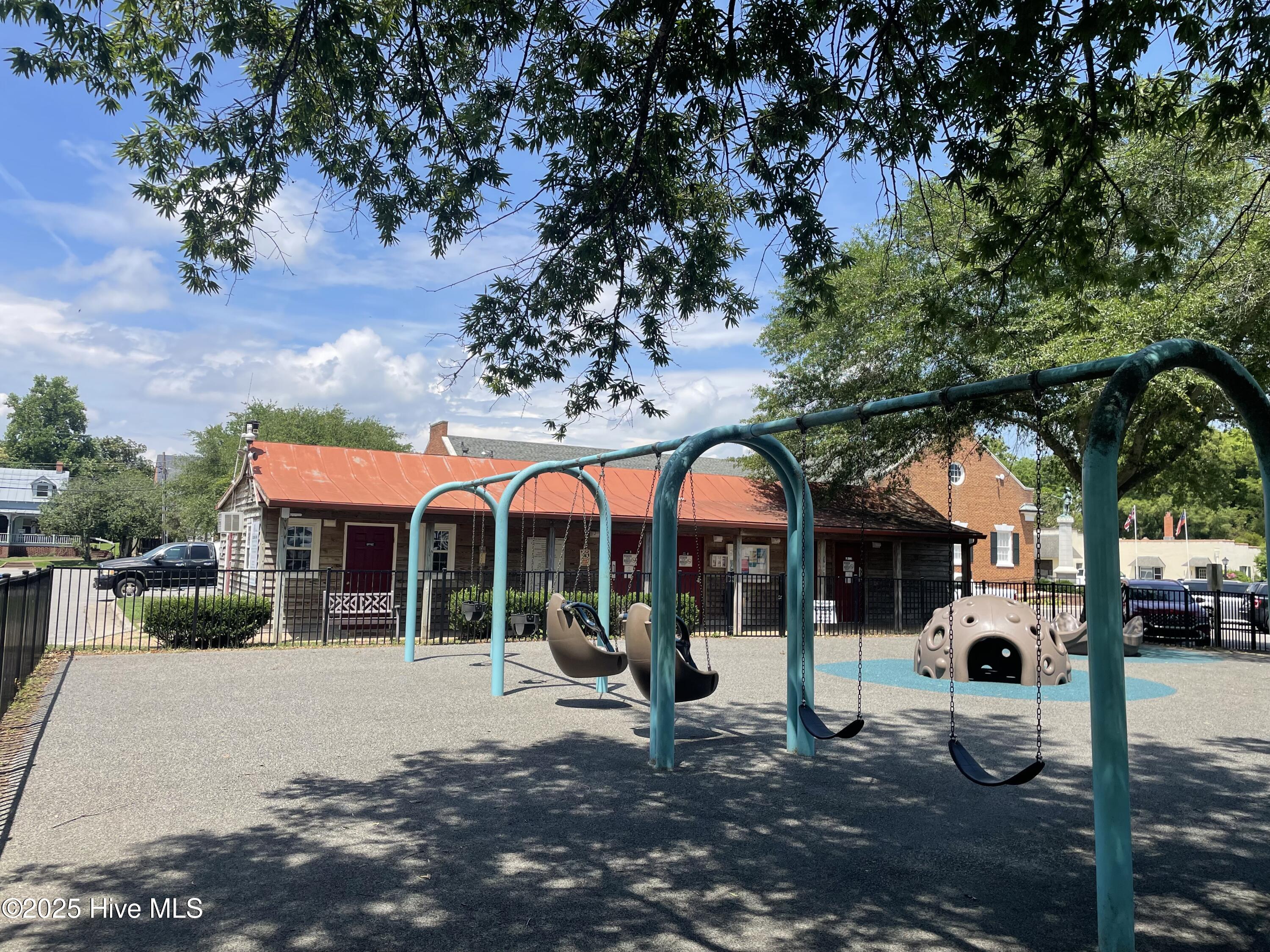 102 W Eden Street, Edenton, NC, 27932