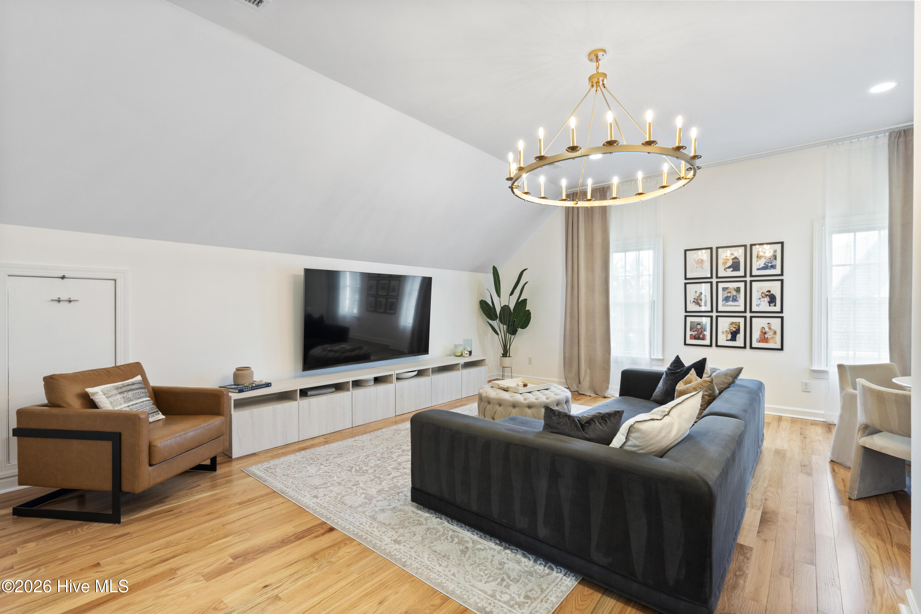 100552221 | Photo 13