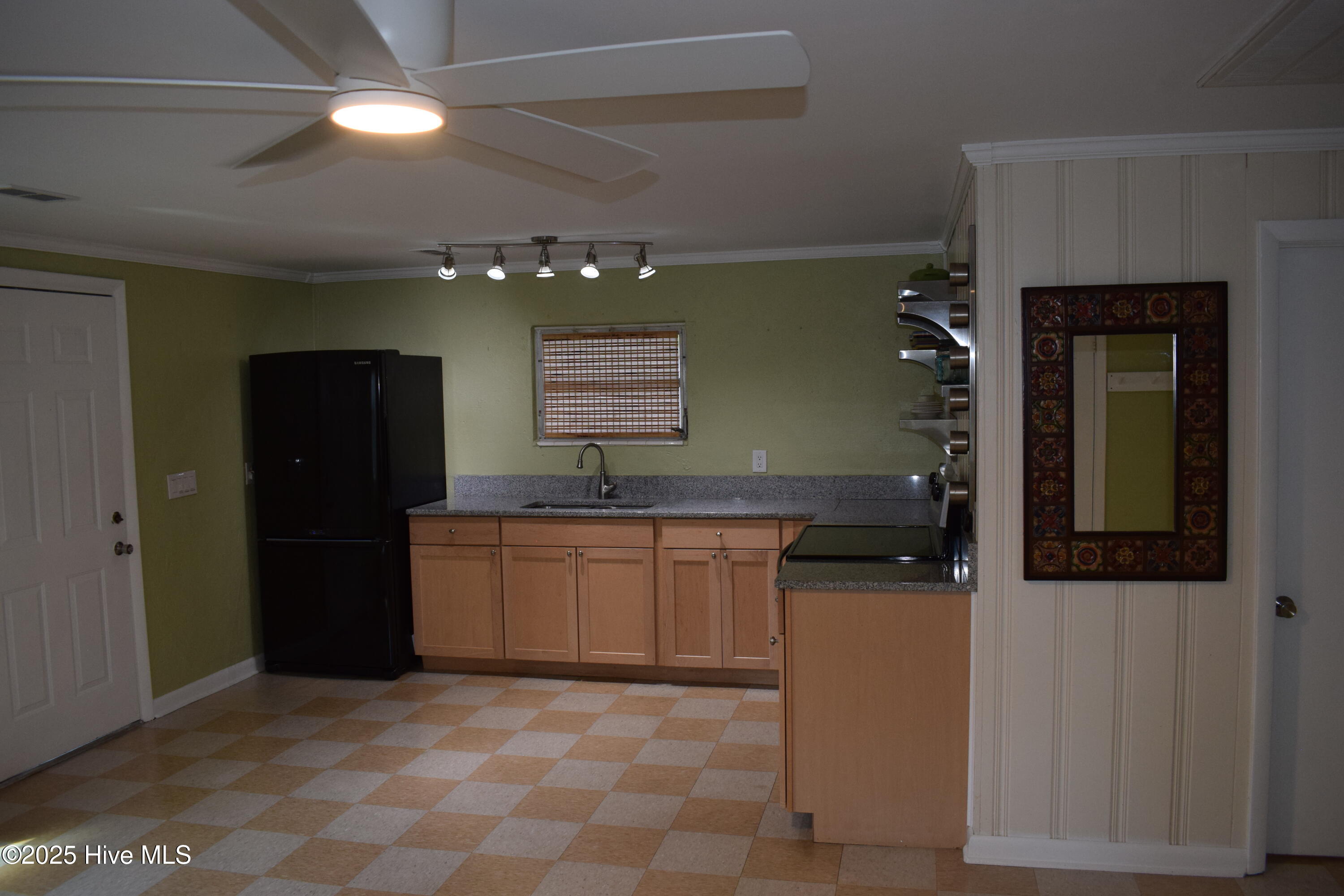 100500447 | Photo 21