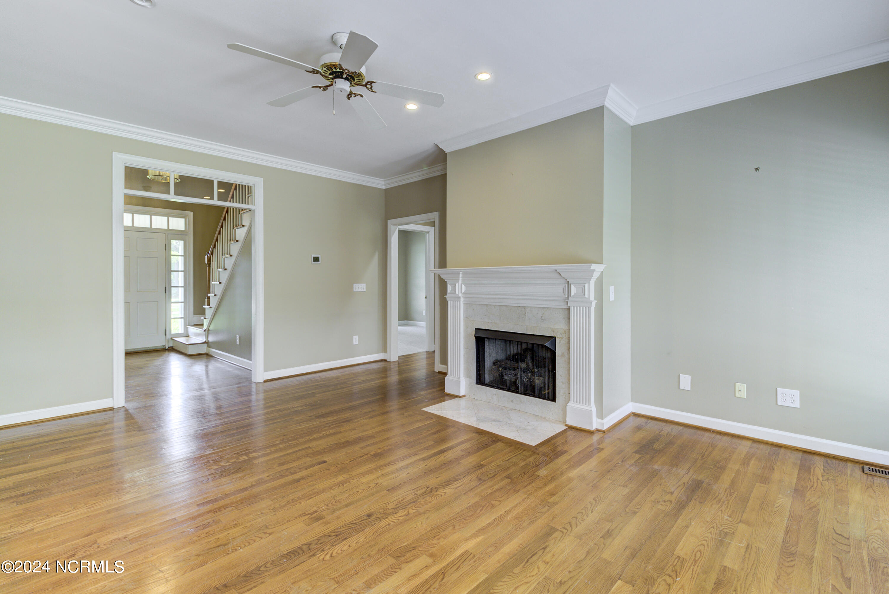 100560204 | Photo 10