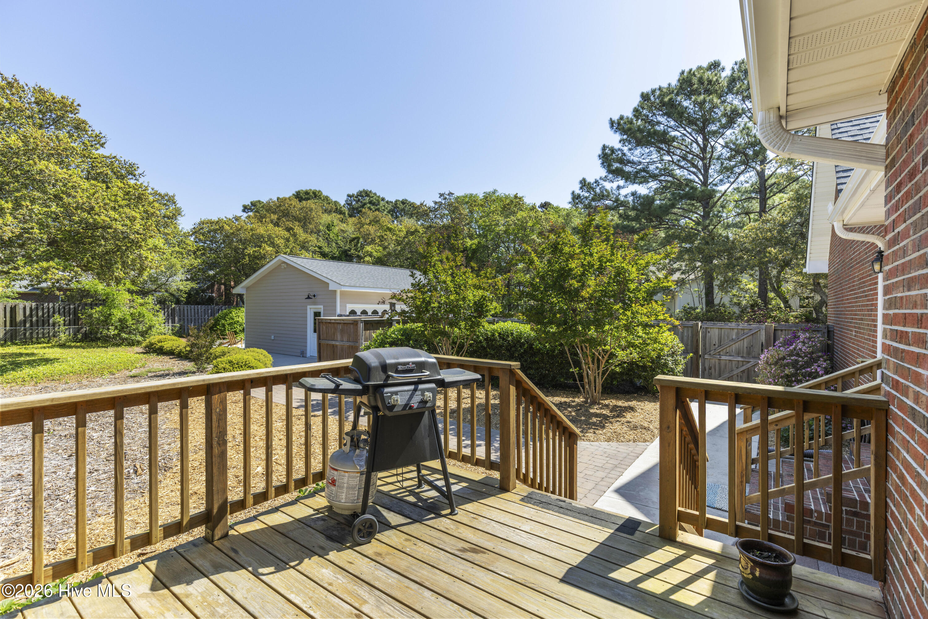 100569579 | Photo 17