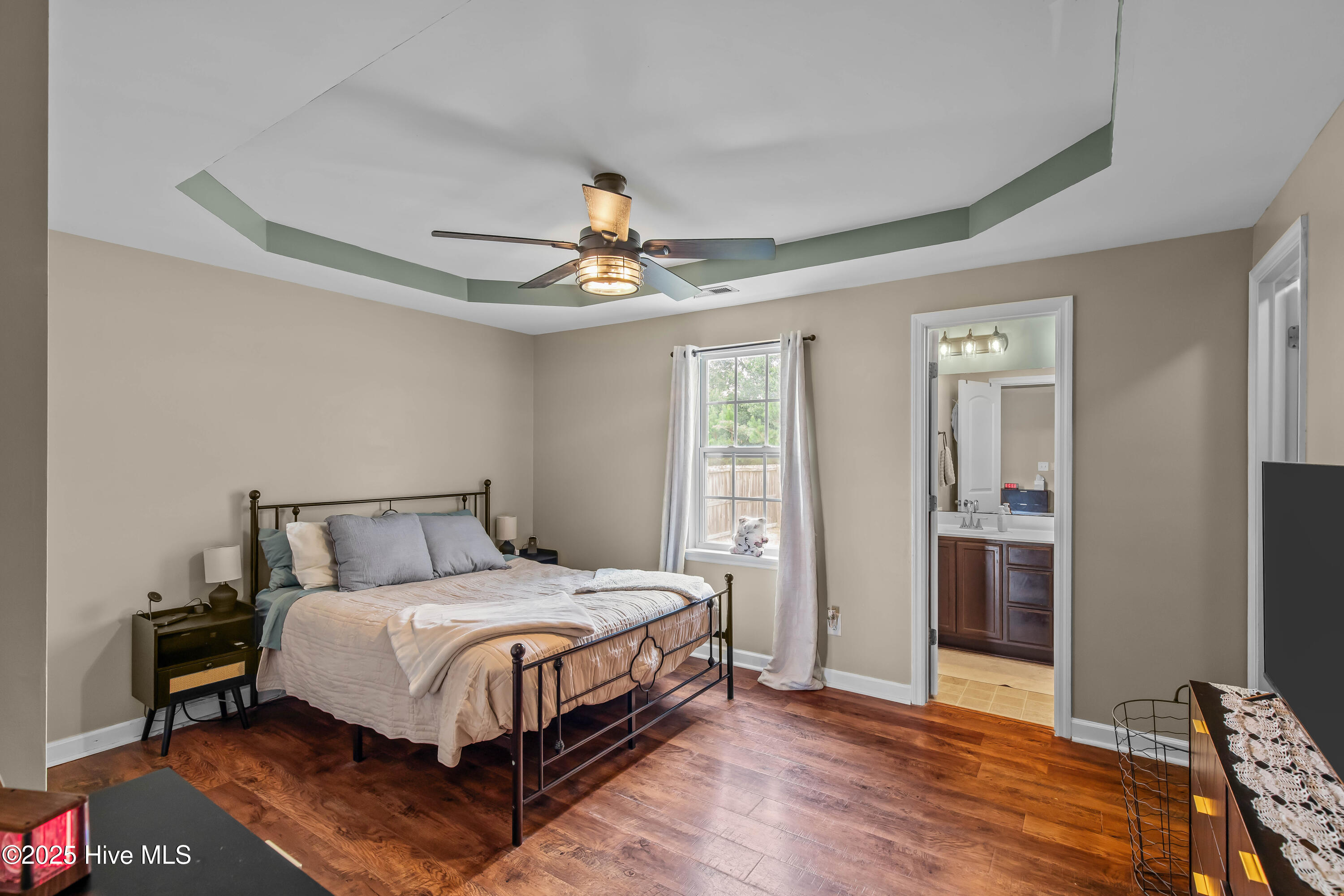 100534497 | Photo 30