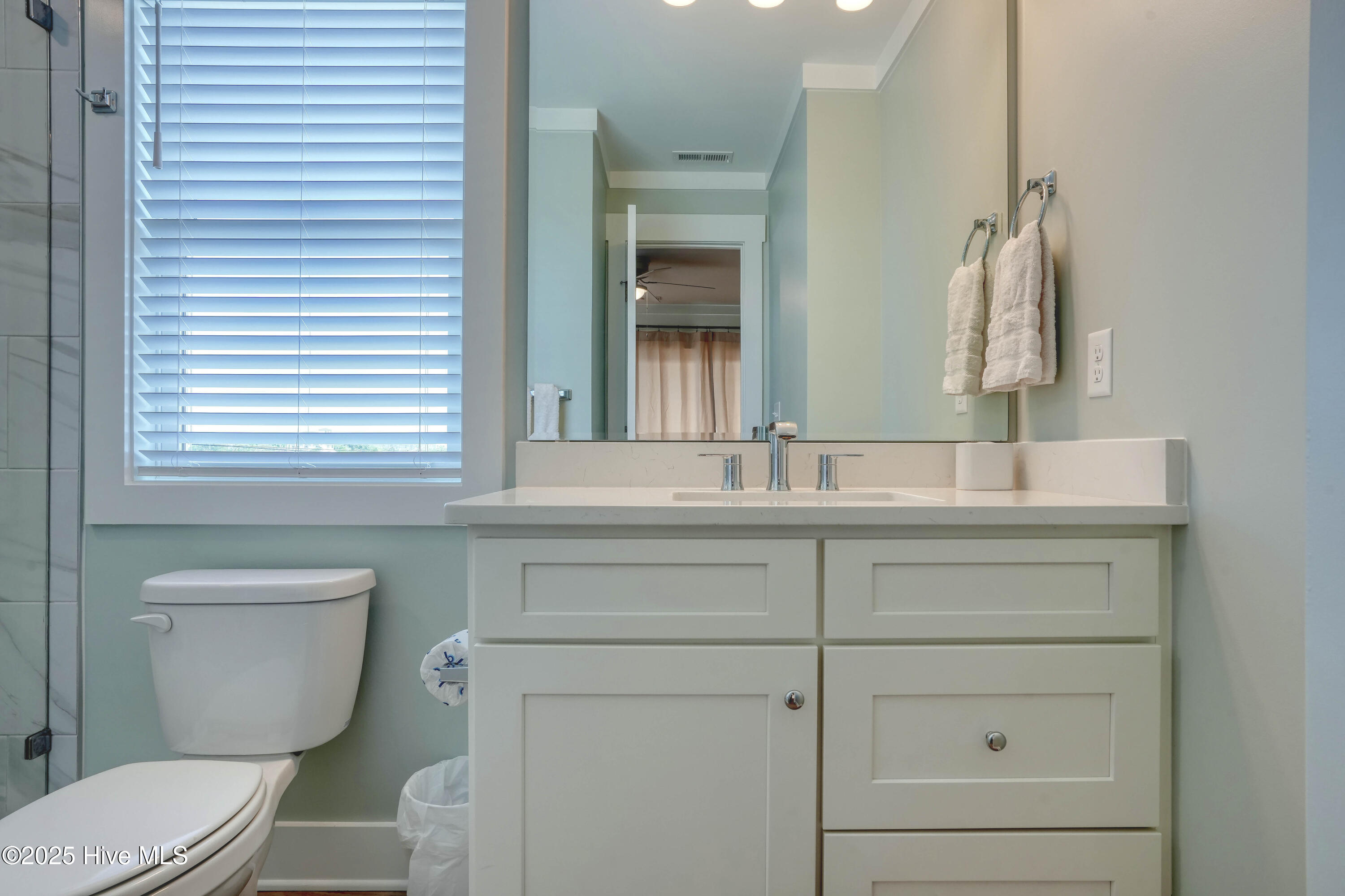 100522890 | Photo 59