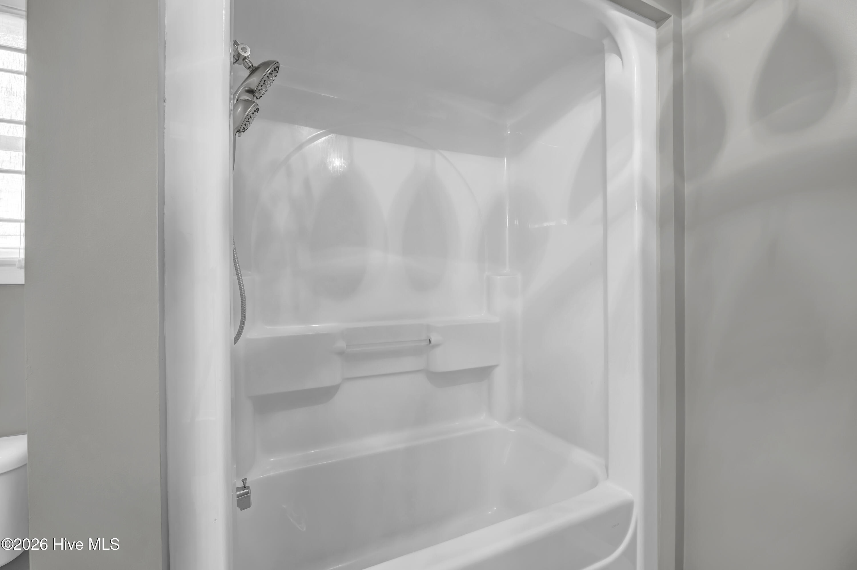 100569442 | Photo 19