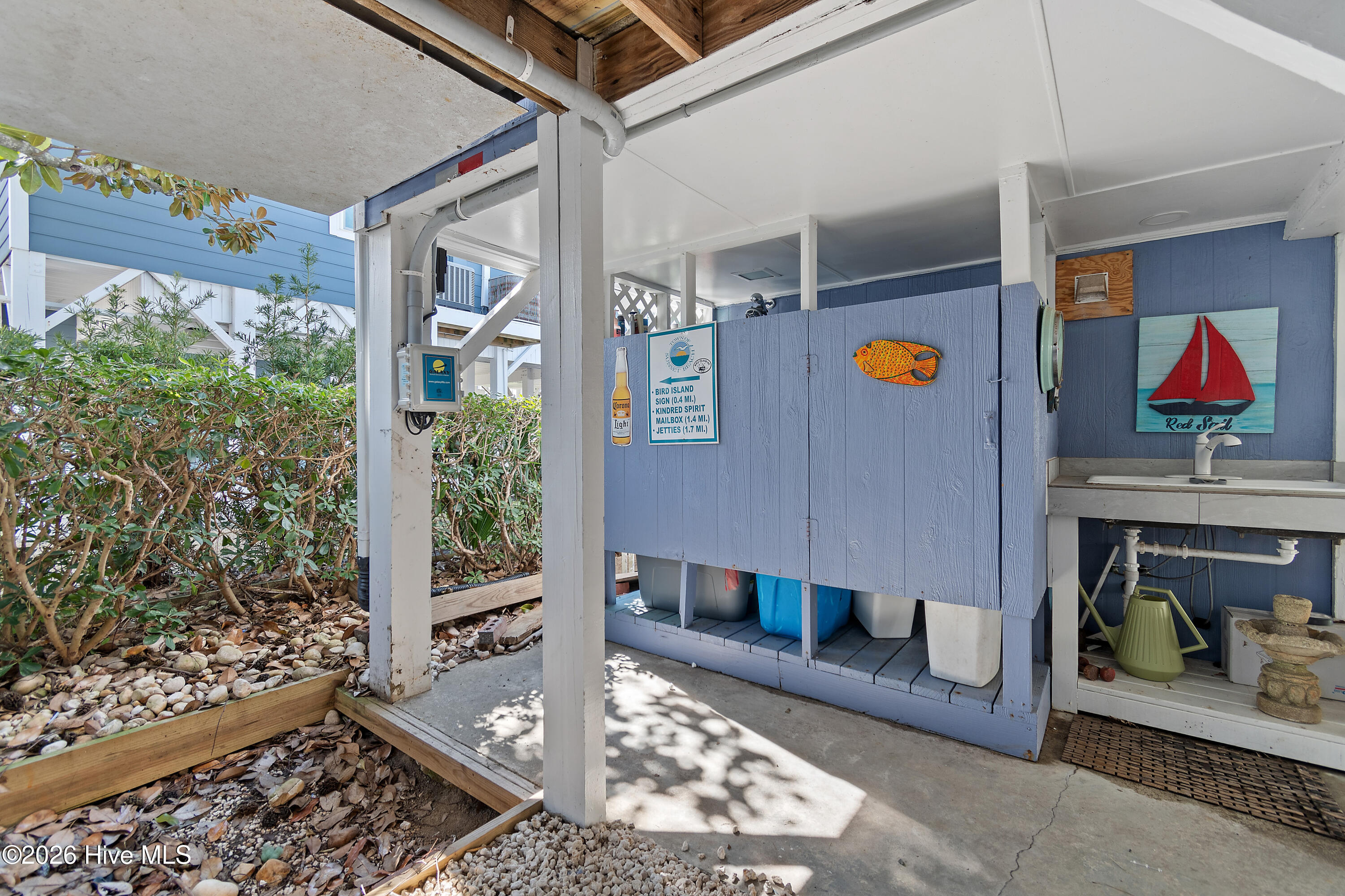 100557263 | Photo 35