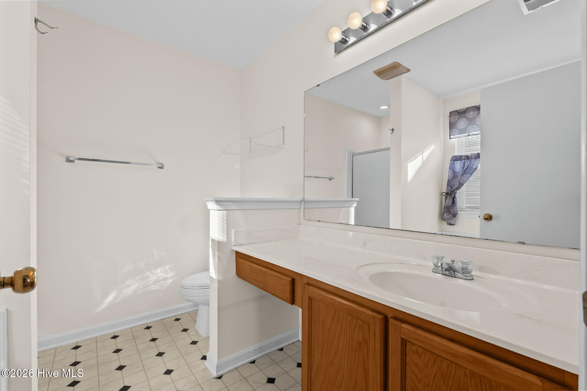 100548691 | Photo 16