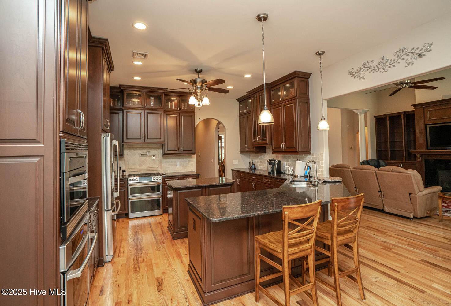 100558070 | Photo 20