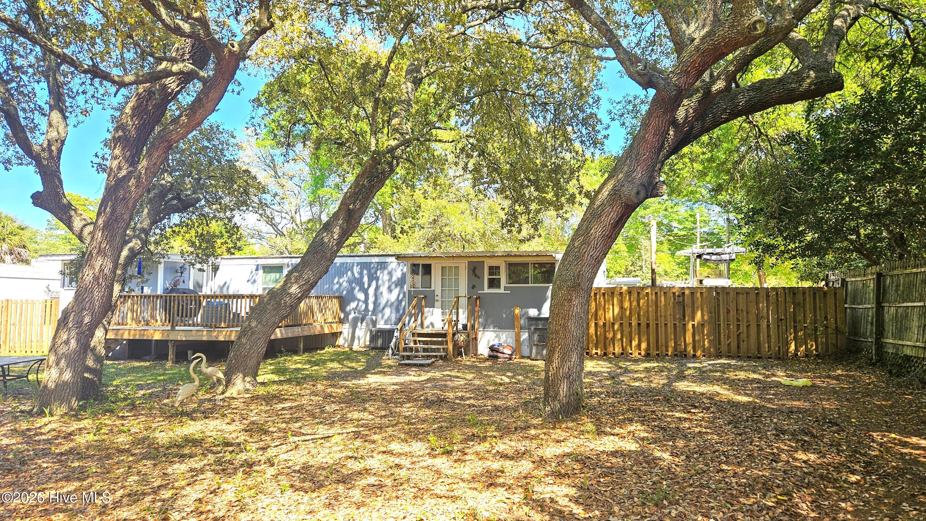 100567850 | Photo 44