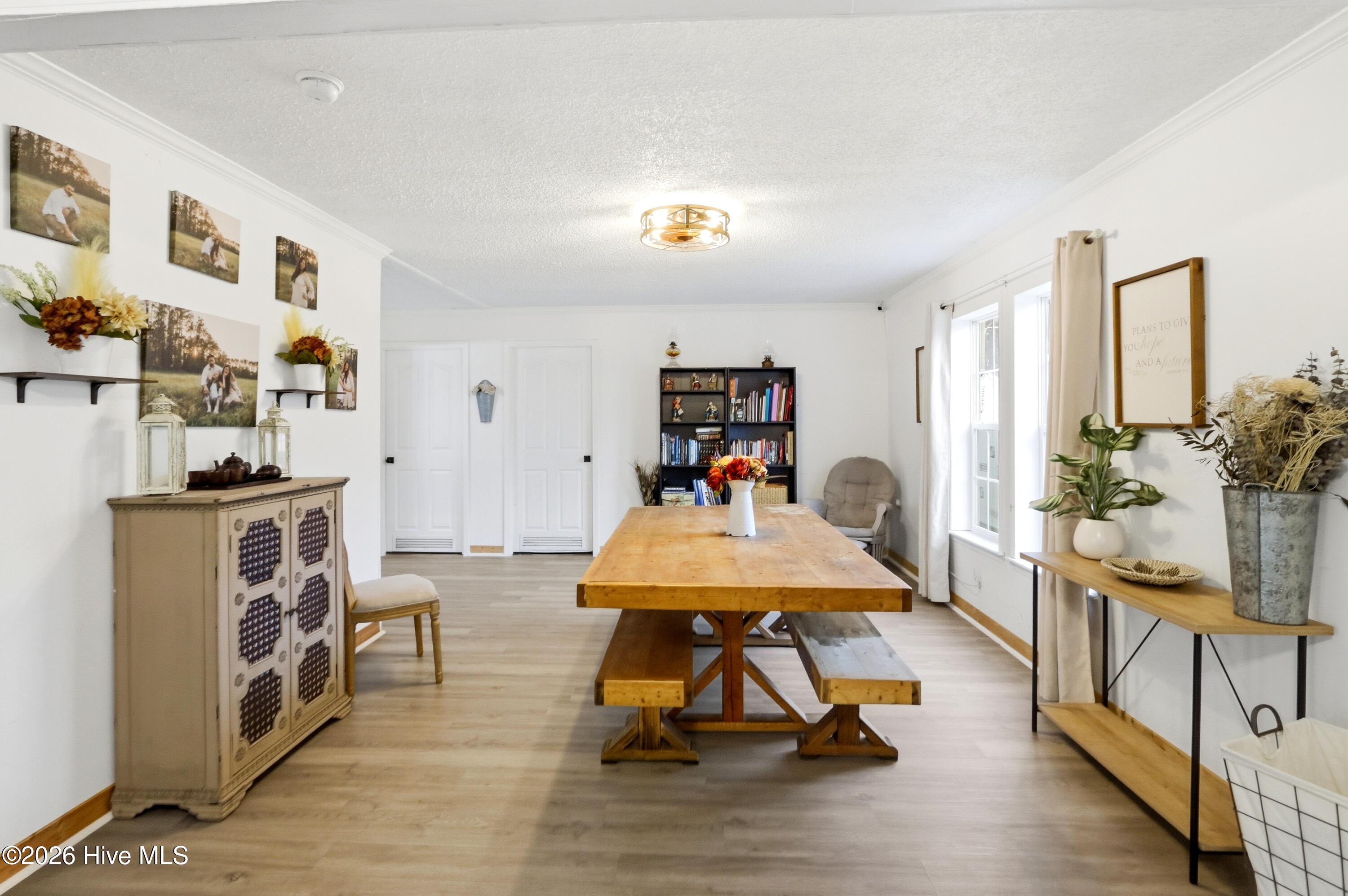 100548935 | Photo 25