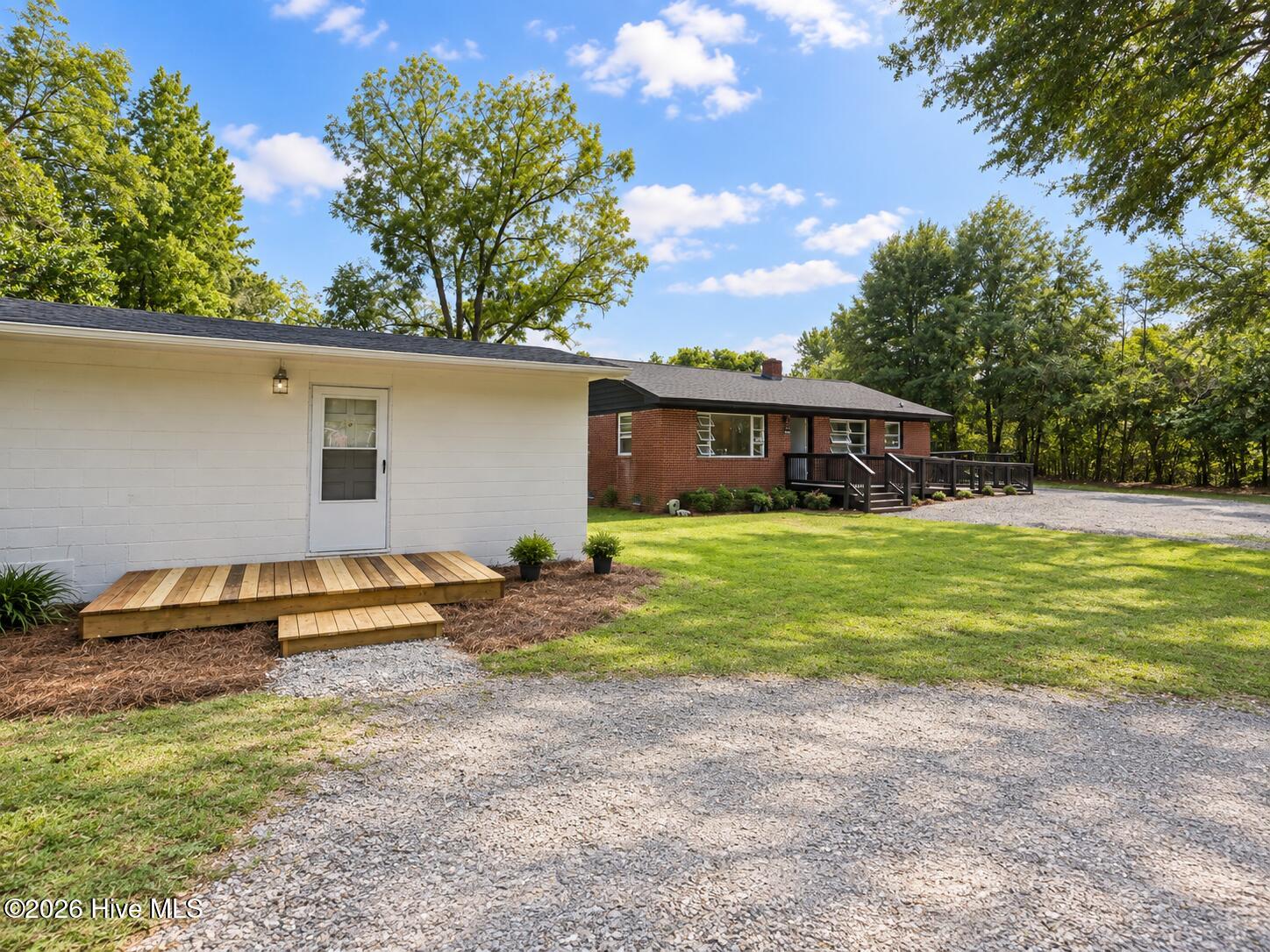 5050 Wrightsville Avenue — listing photograph 5
