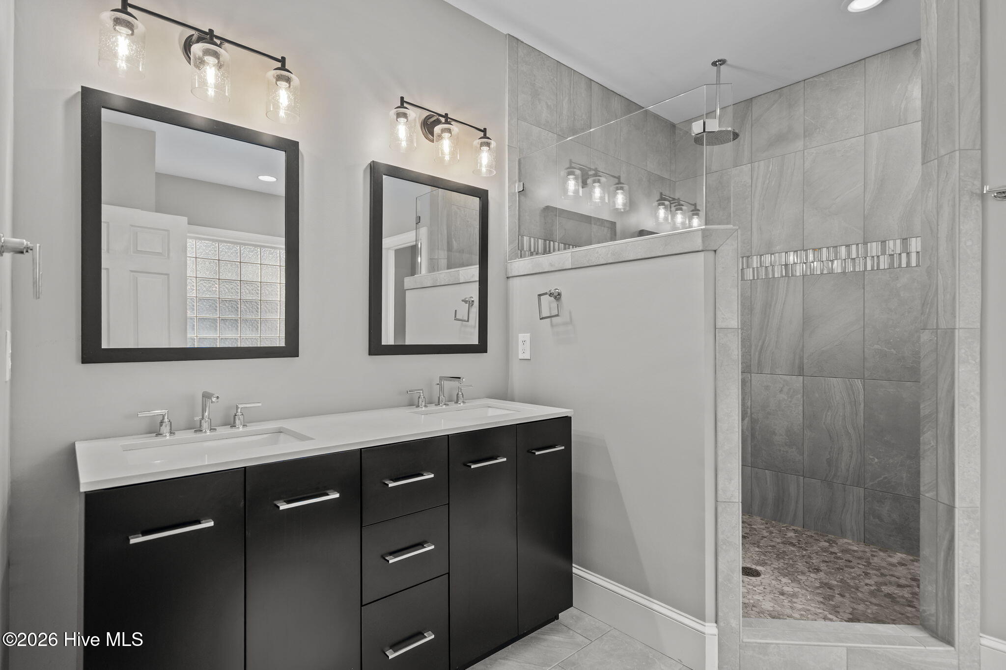 100552731 | Photo 30