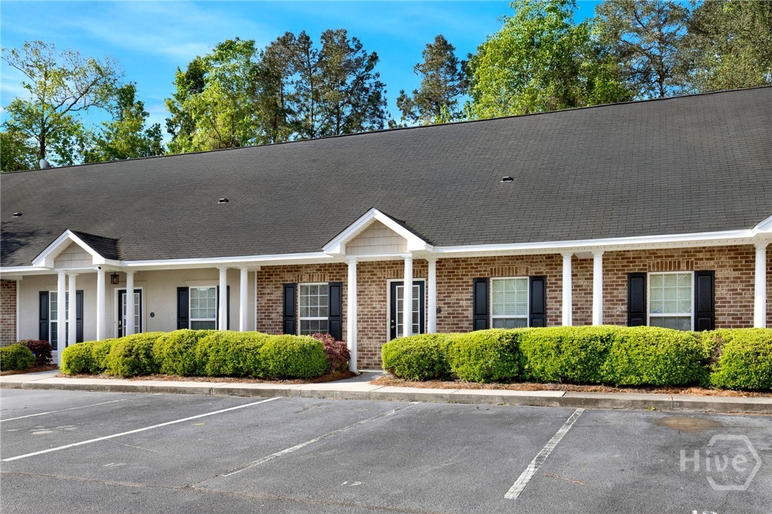 Photo 3 of Townhouse for sale at 17 Reese Way, Savannah, GA 31419 | MLS# SA352840 | Listing updated on 2026-09-21