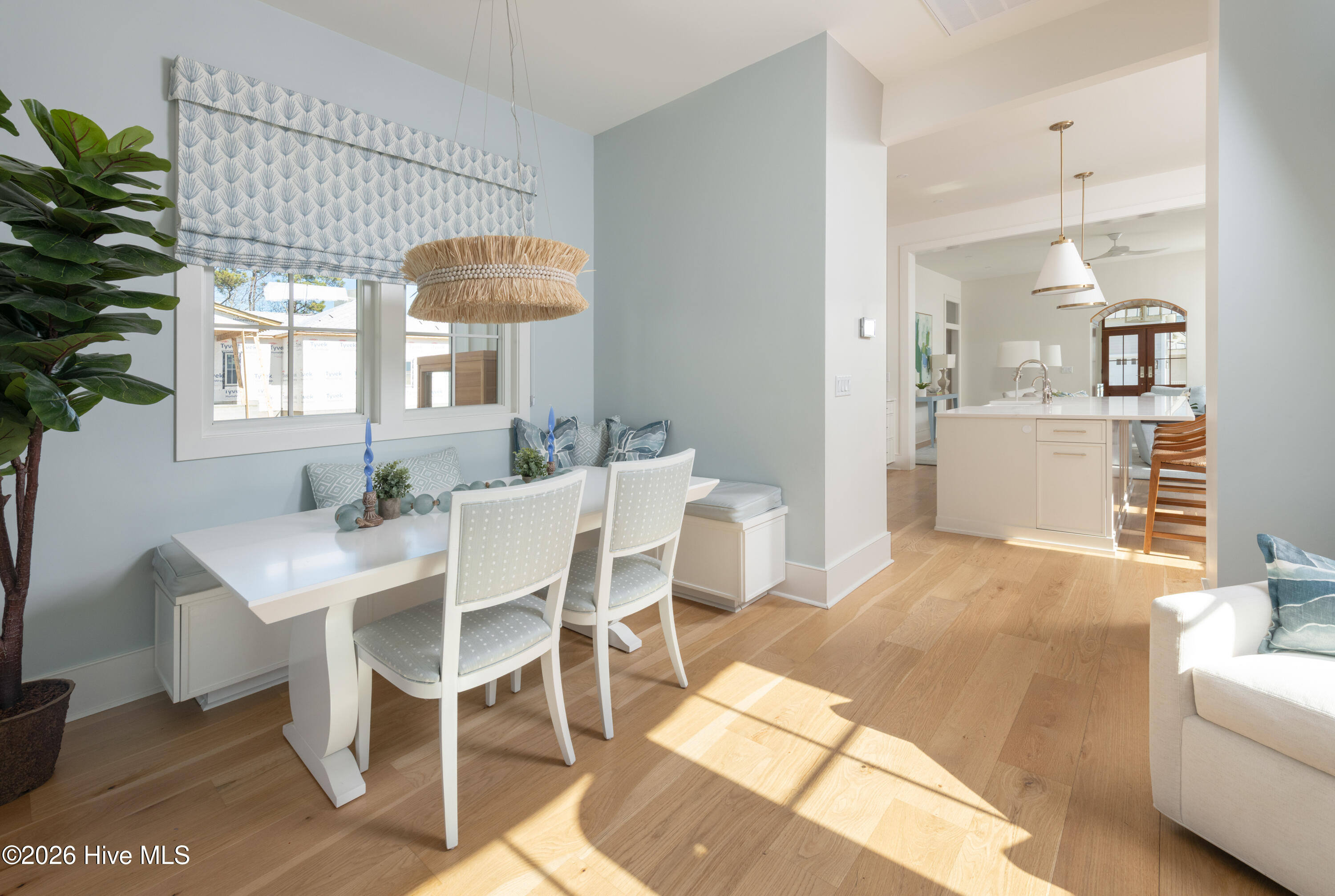 100553273 | Photo 18