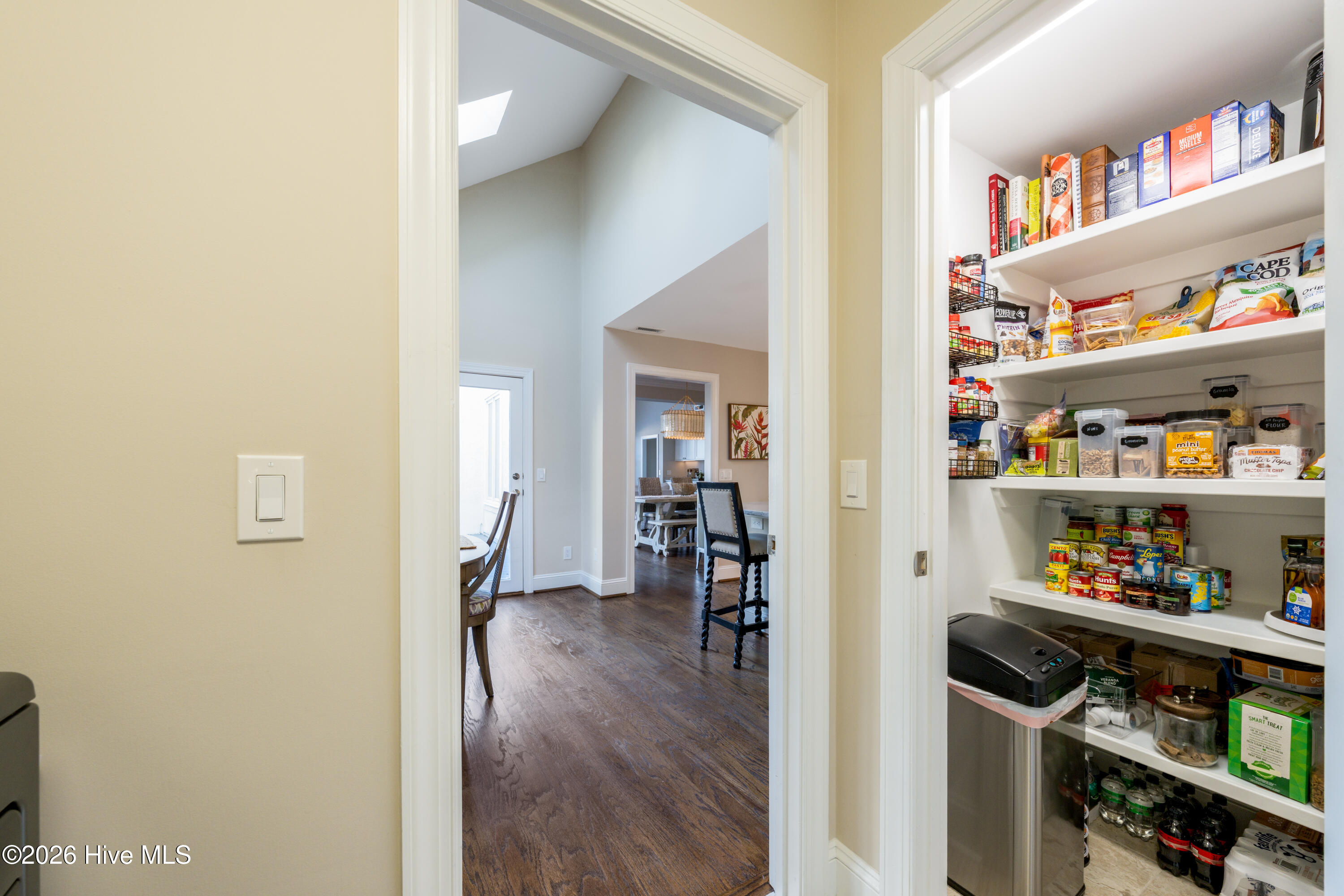 100553982 | Photo 56