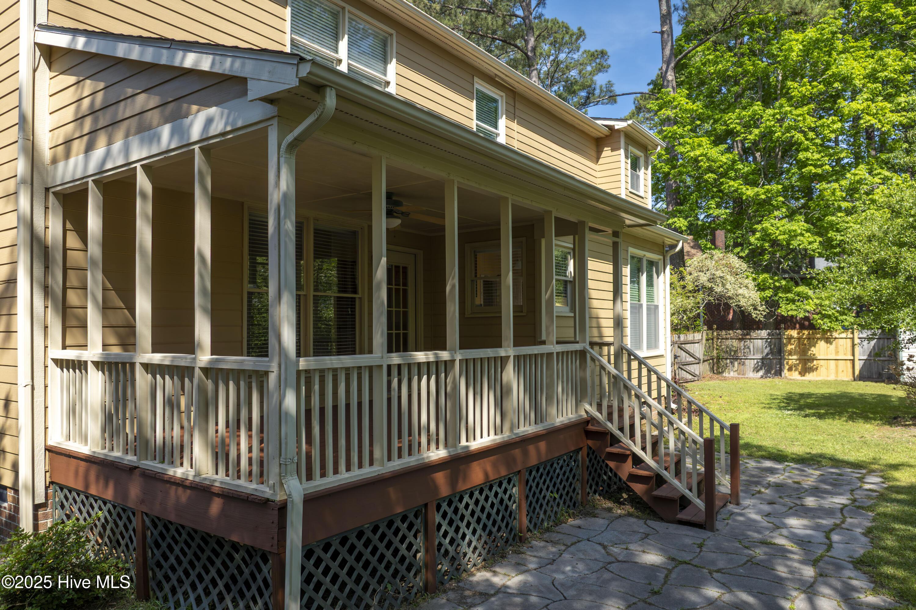 100554842 | Photo 32