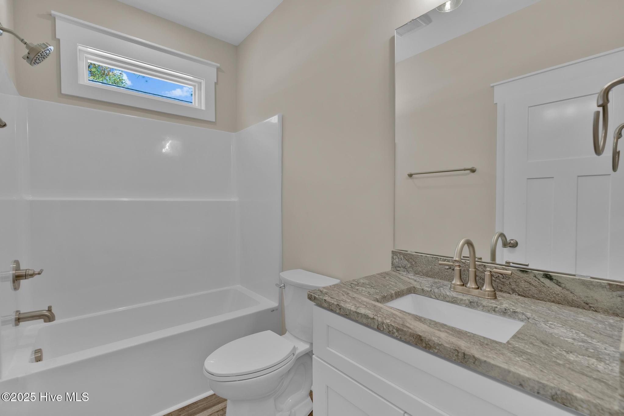 100527490 | Photo 31