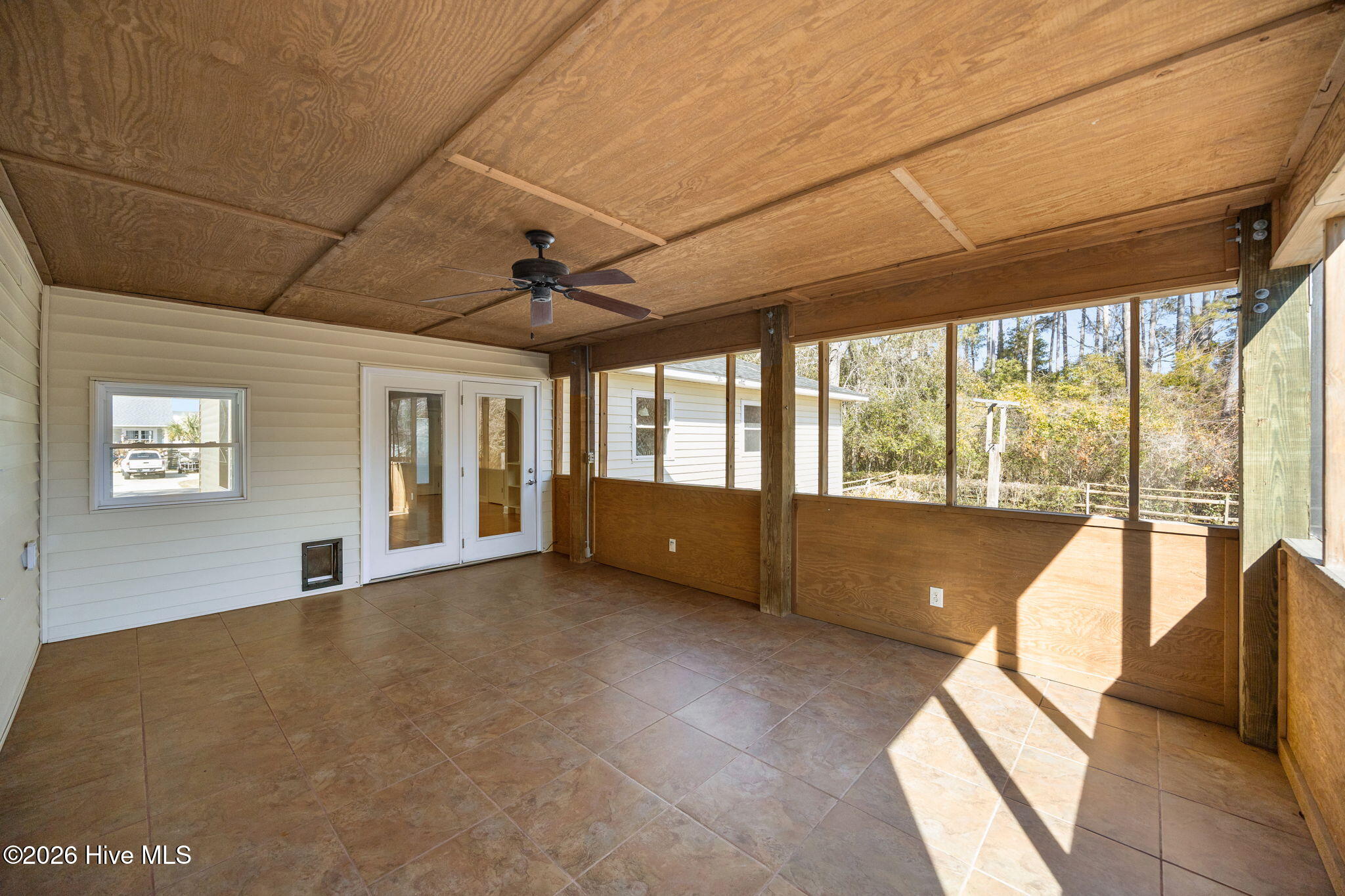 100554727 | Photo 27