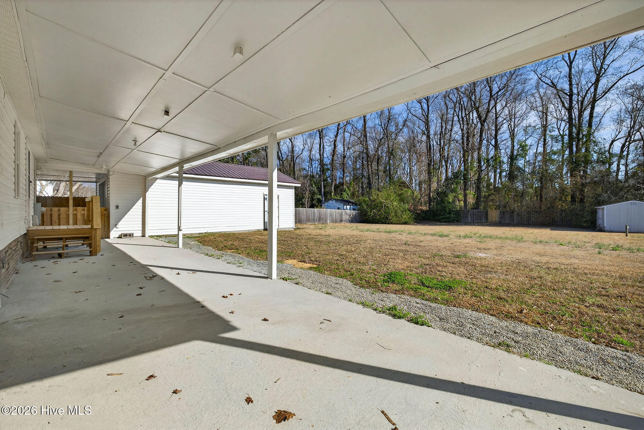 100548373 | Photo 37