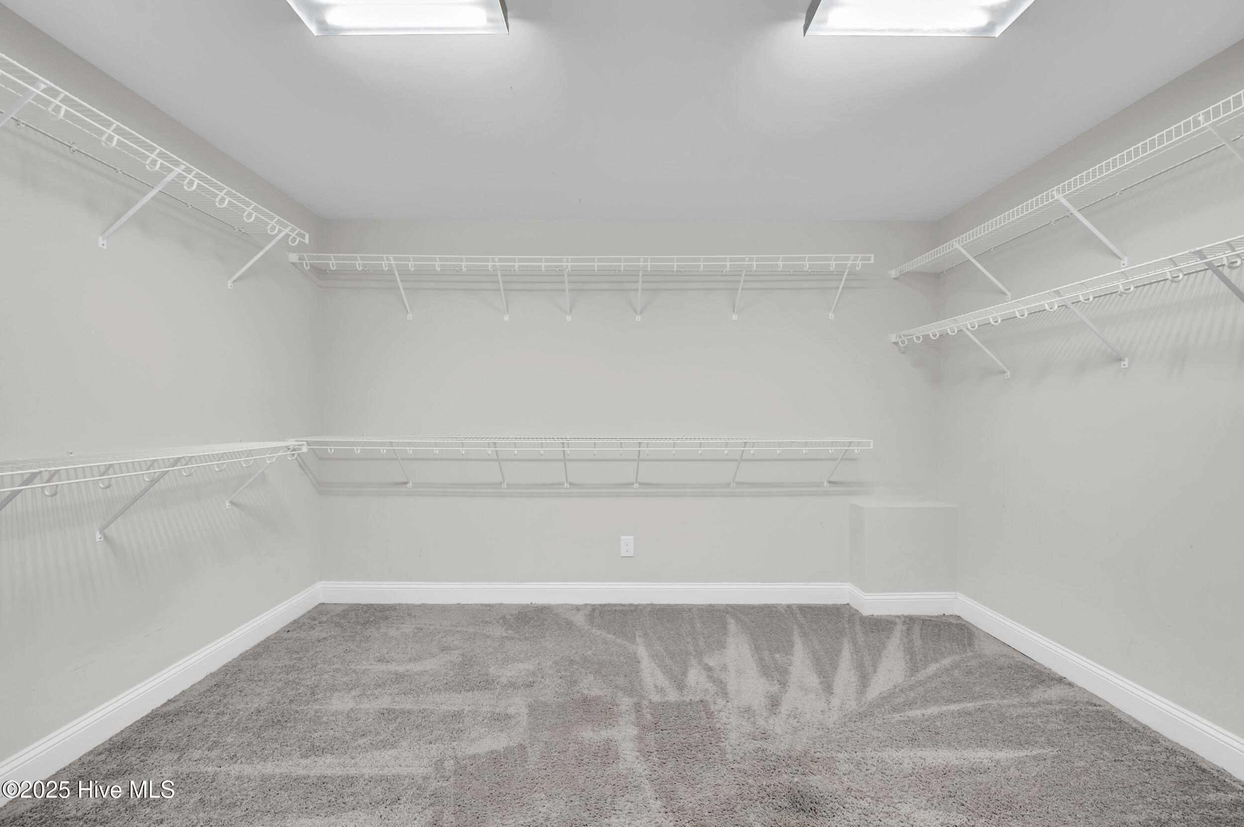 100530270 | Photo 29