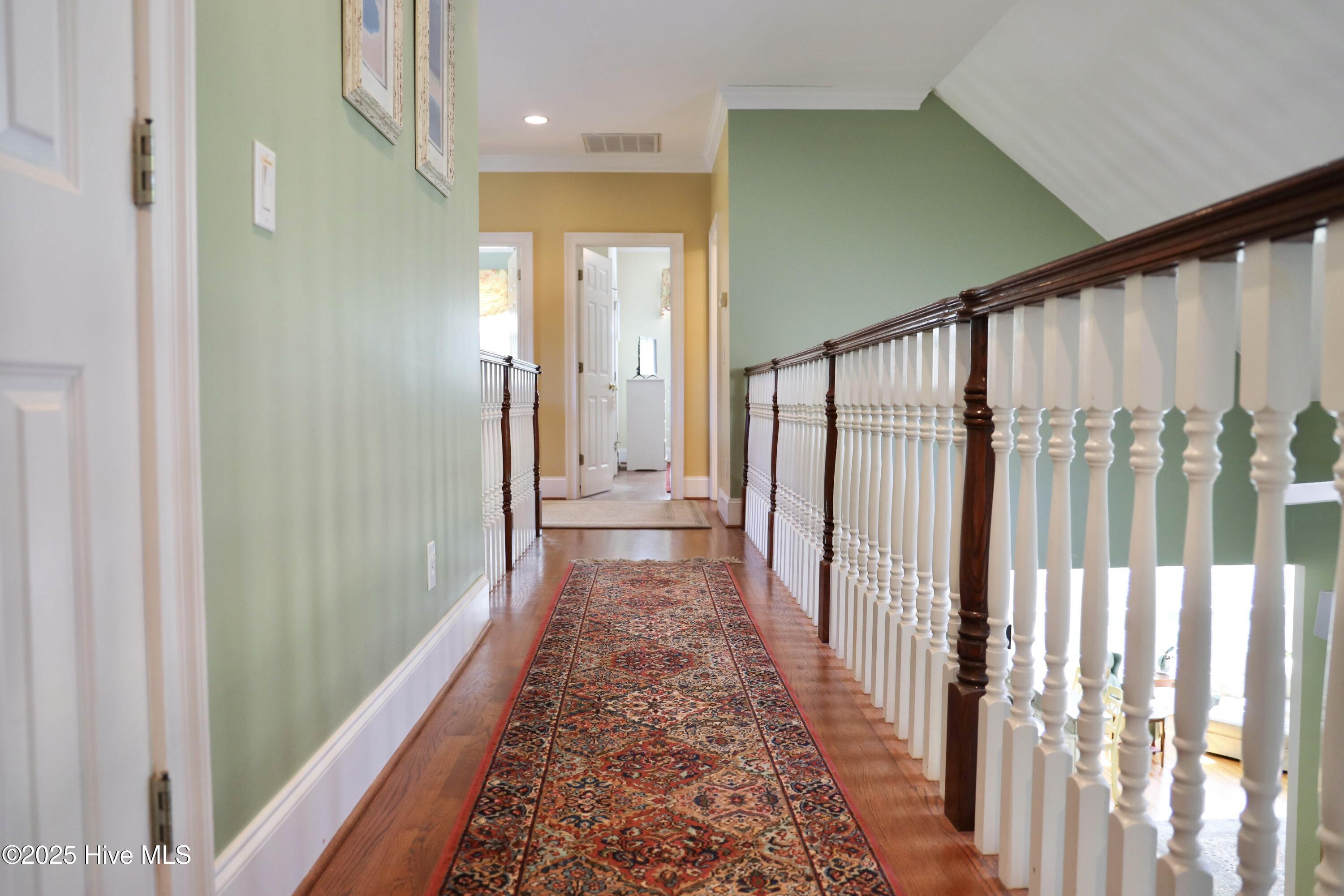 100561292 | Photo 76