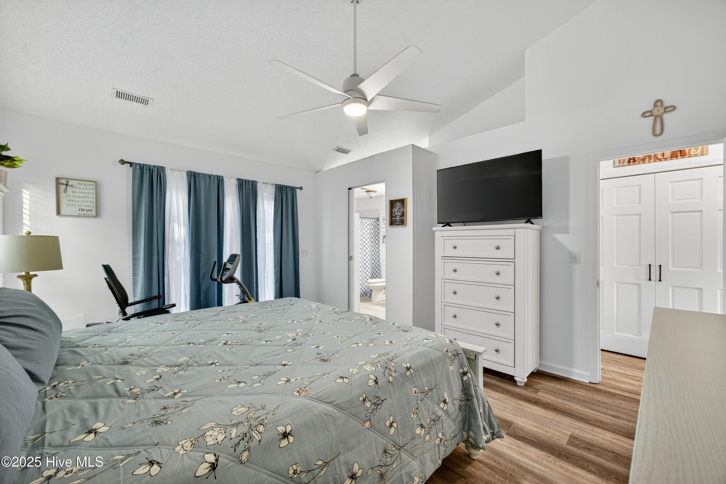 100541929 | Photo 17