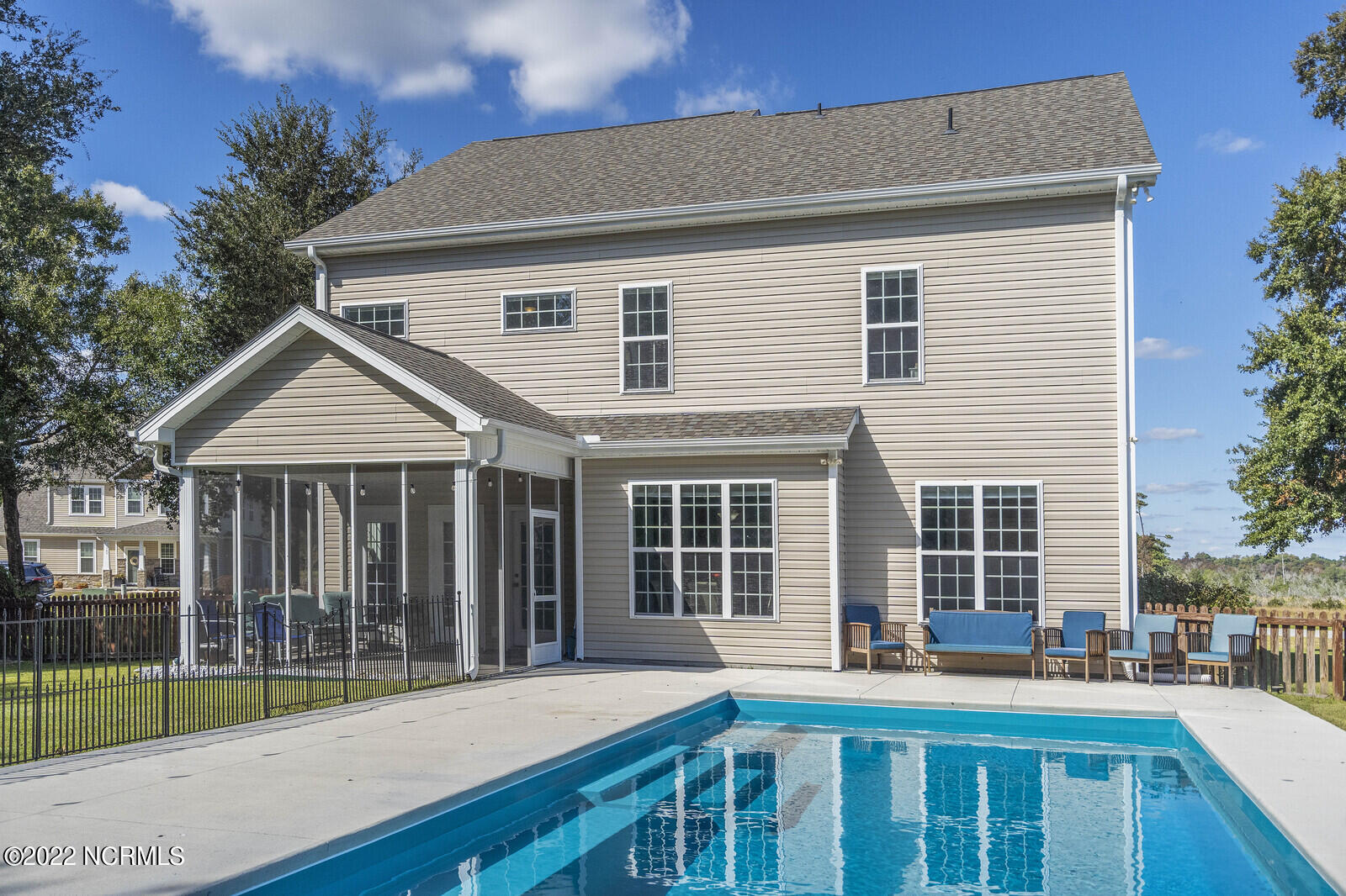 100556304 | Photo 69