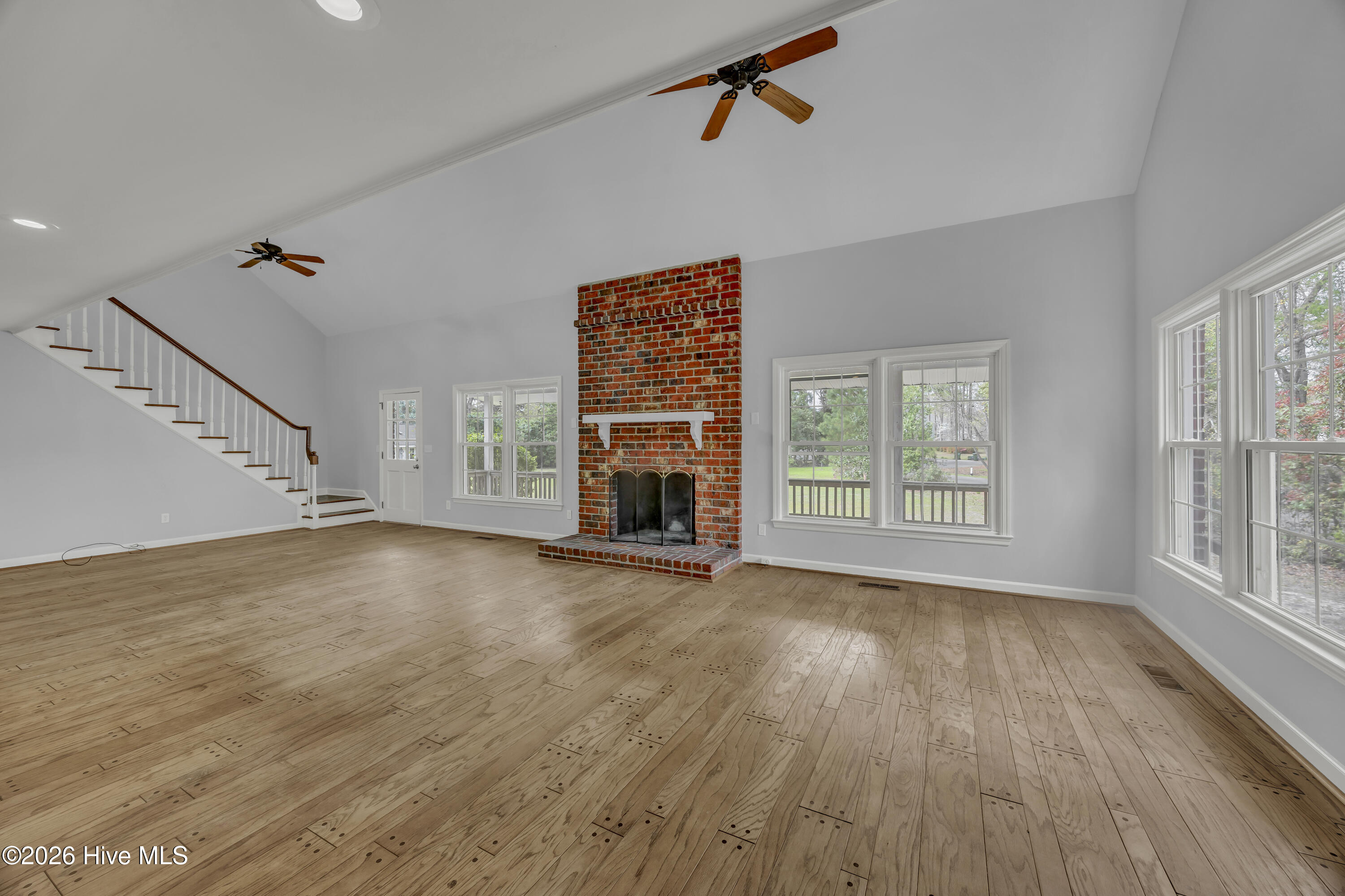 100563507 | Photo 33