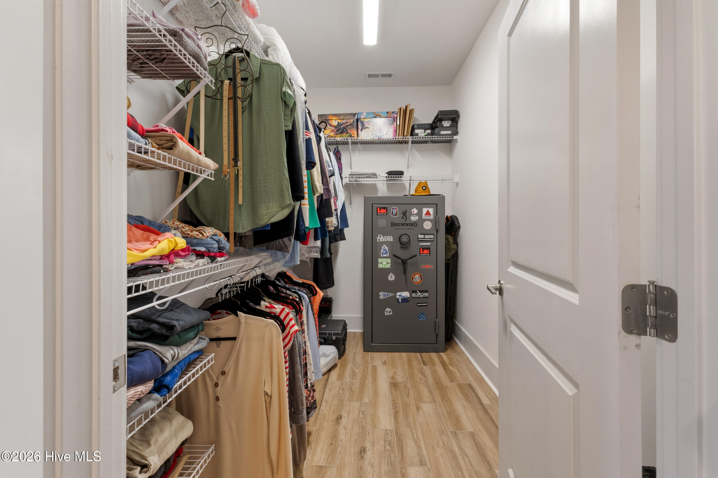 100564391 | Photo 19