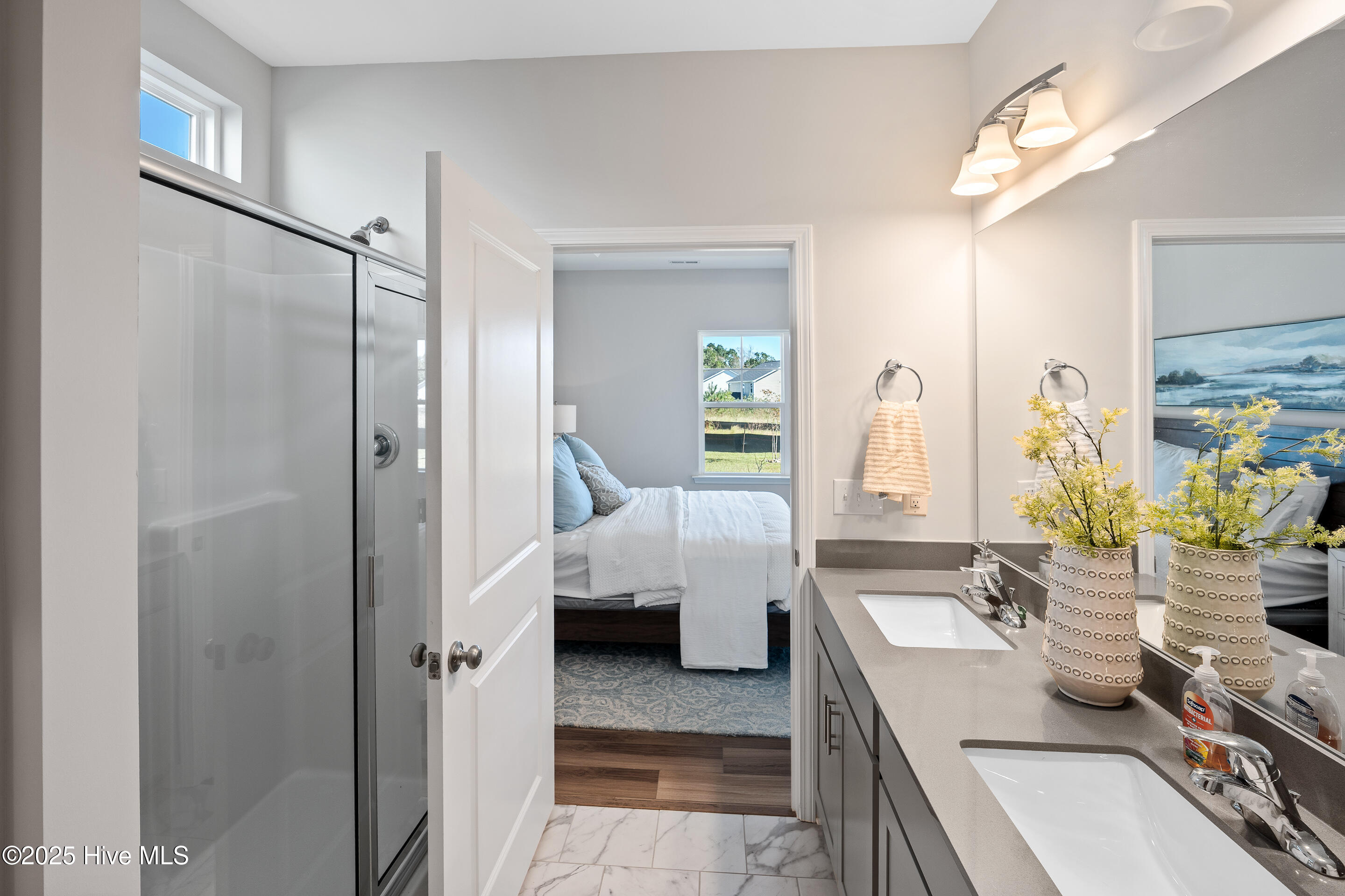 100538421 | Photo 22