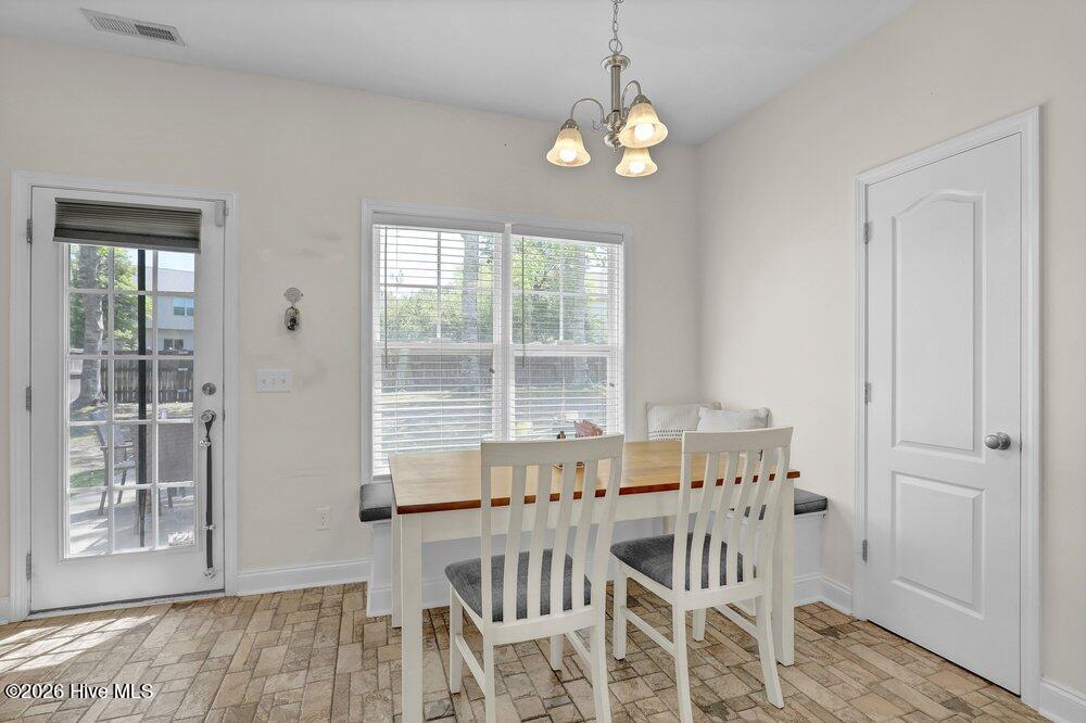 100566646 | Photo 12