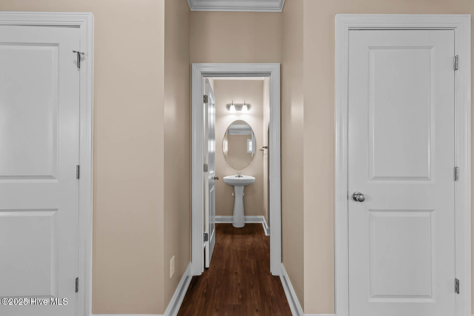 100532827 | Photo 11