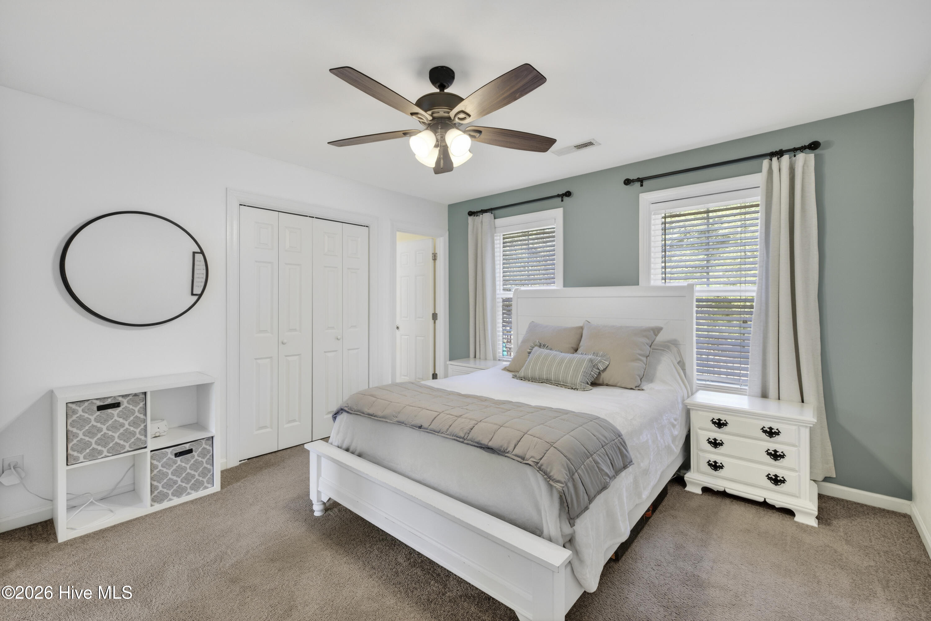 100549081 | Photo 16