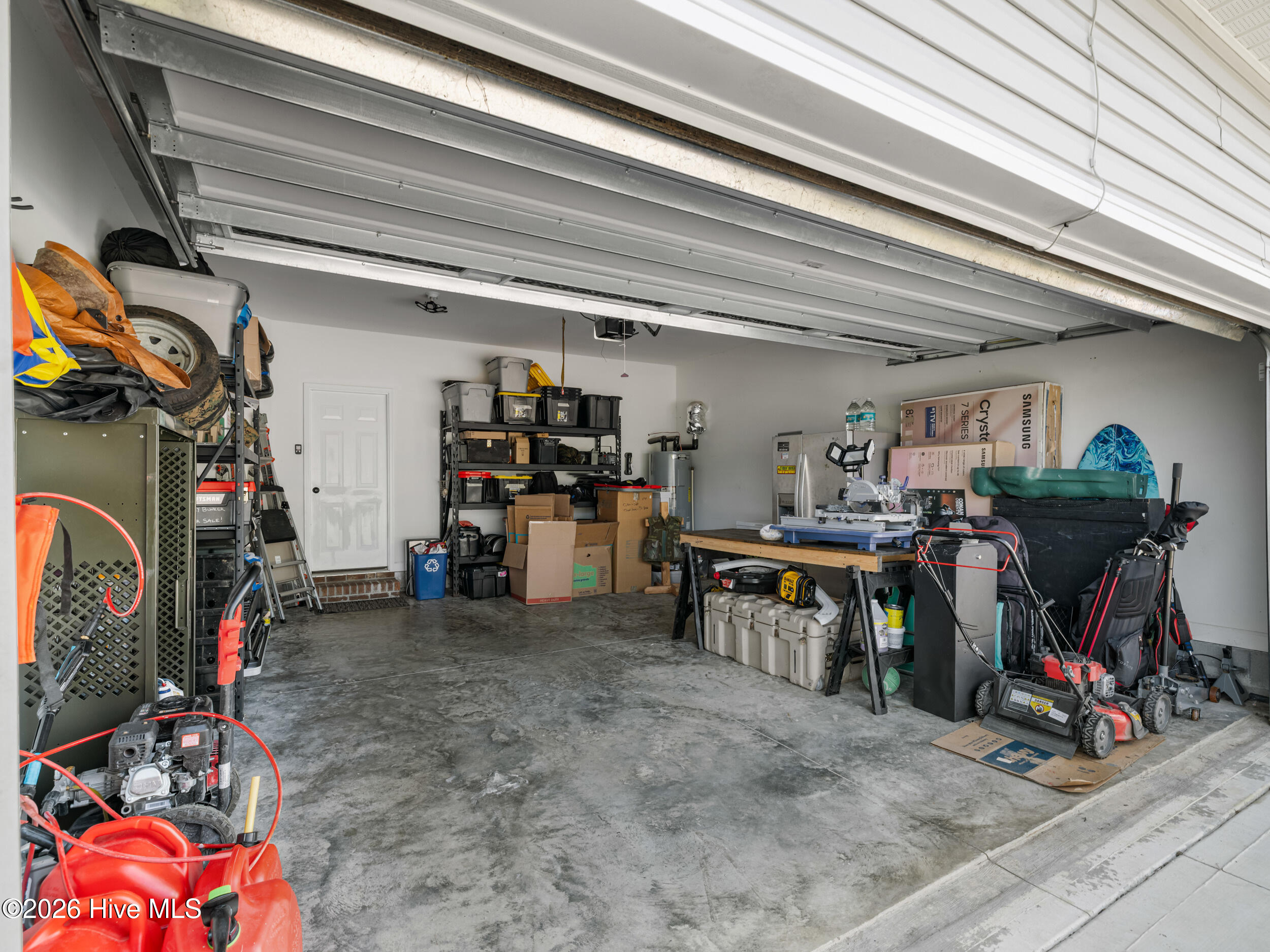 100570237 | Photo 70