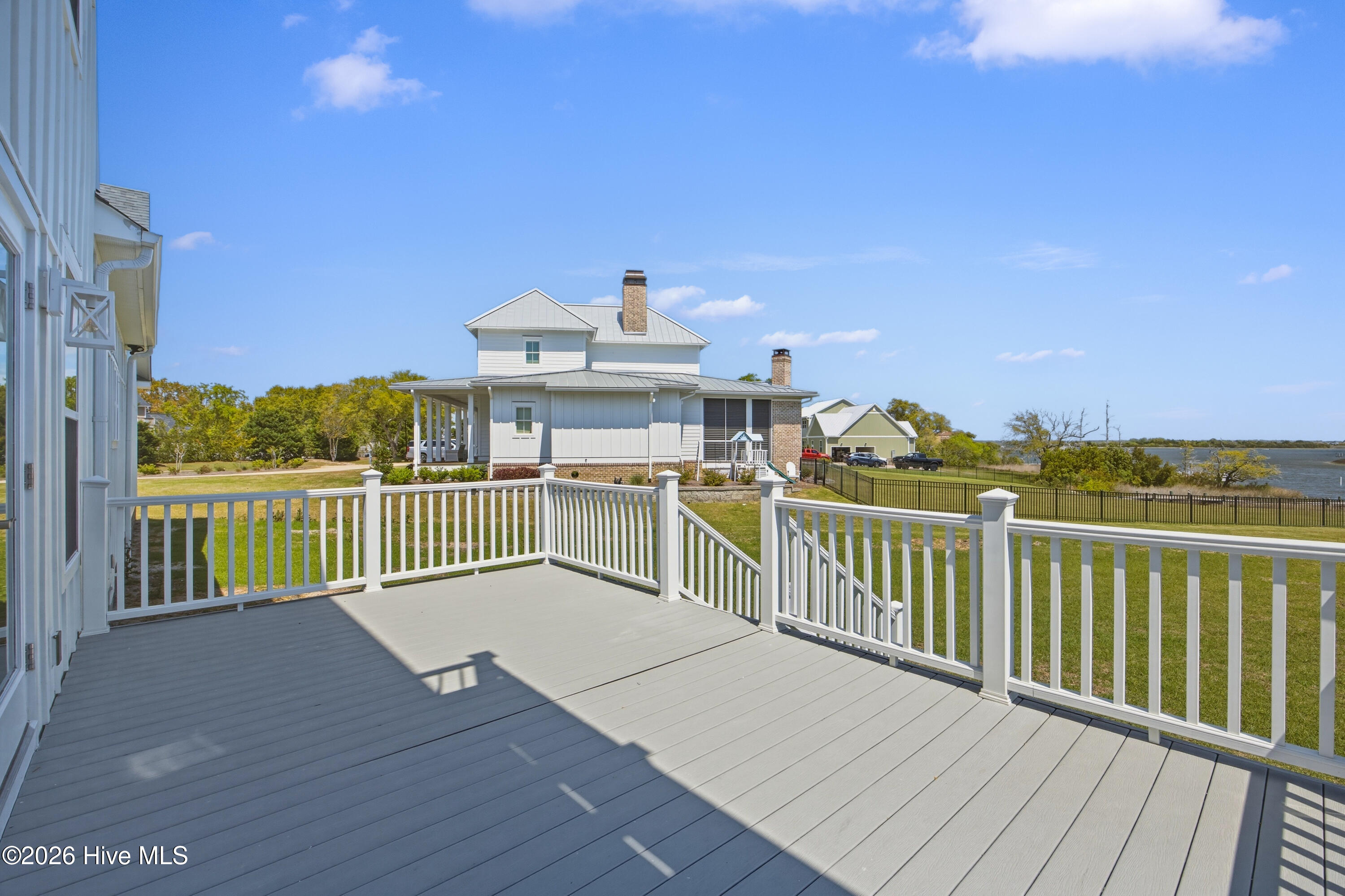 100569941 | Photo 40